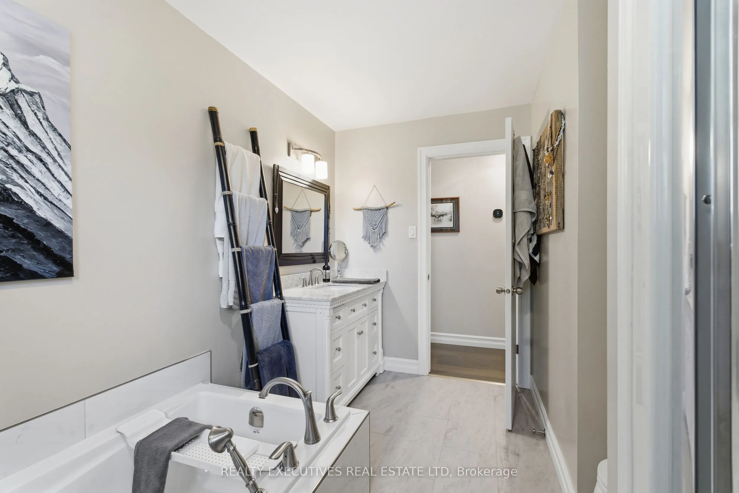 46 Chesterville Thompson Road