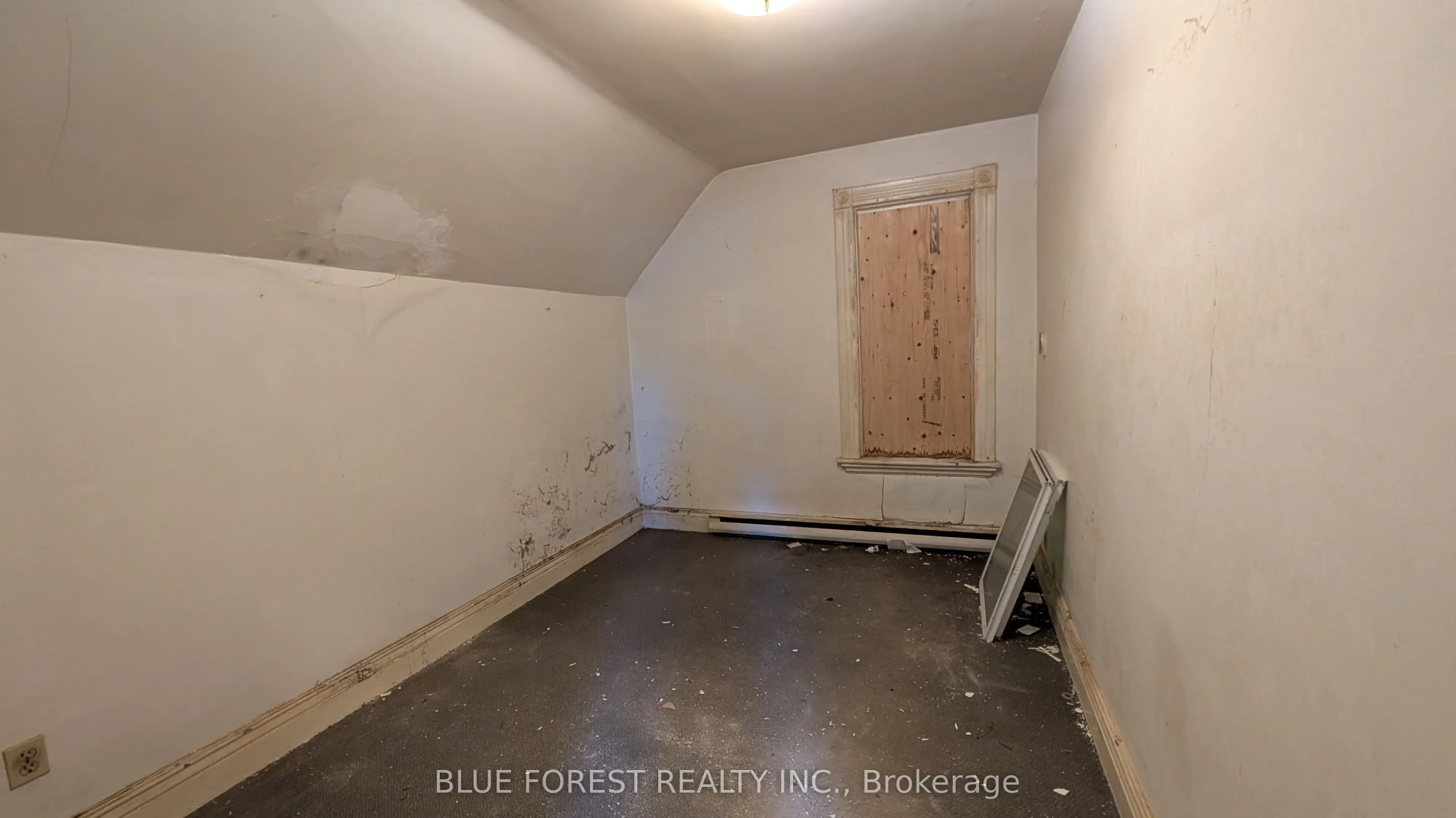 878 Trafalgar Street
