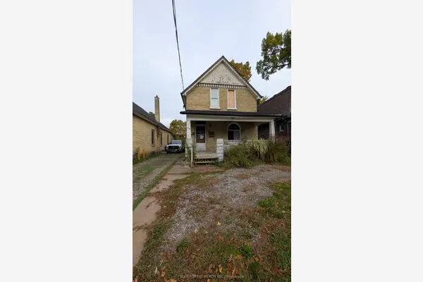 878 Trafalgar Street