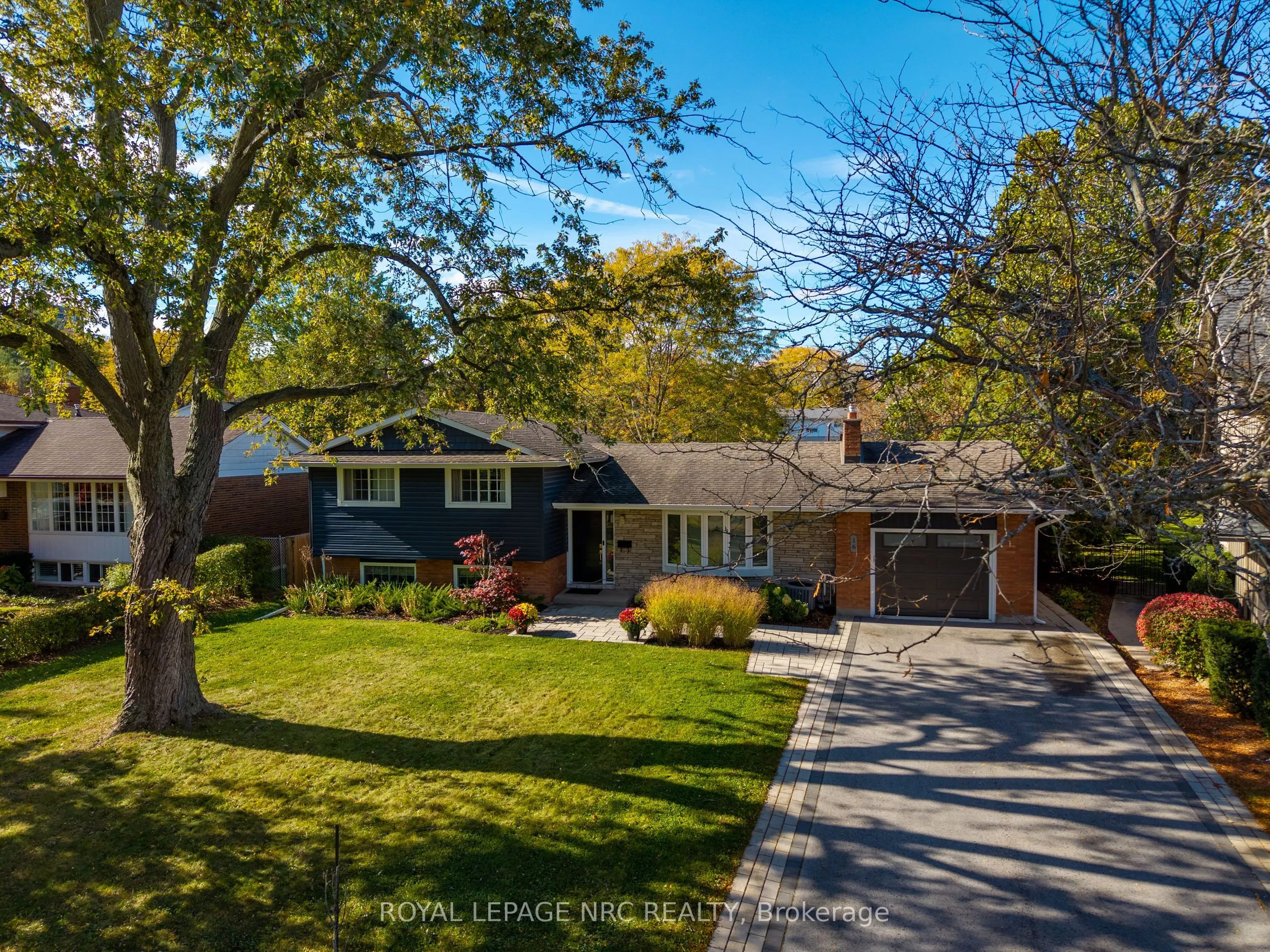 16 Woodington Crescent