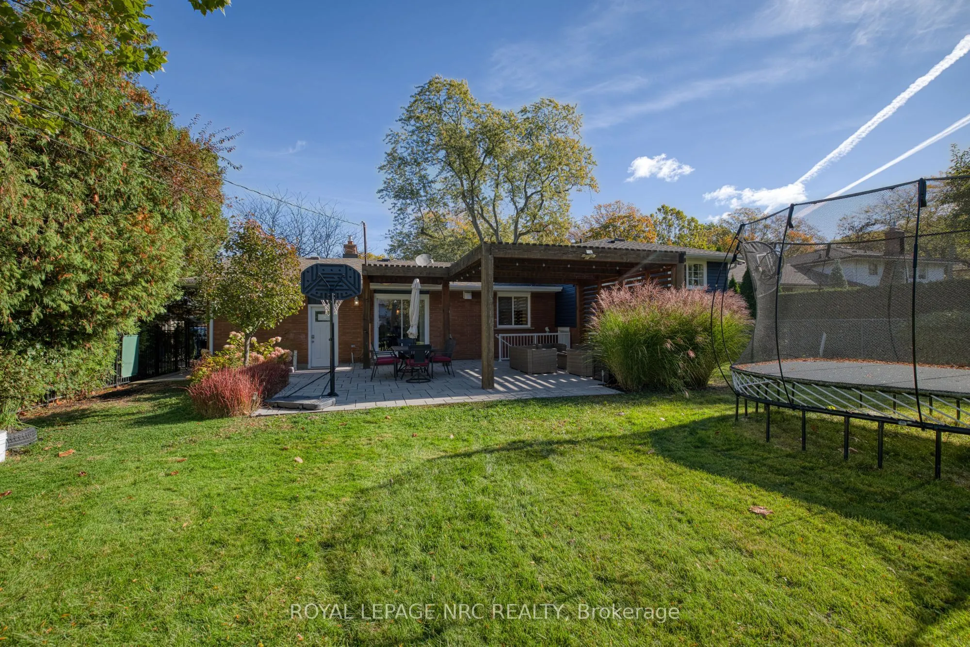 16 Woodington Crescent