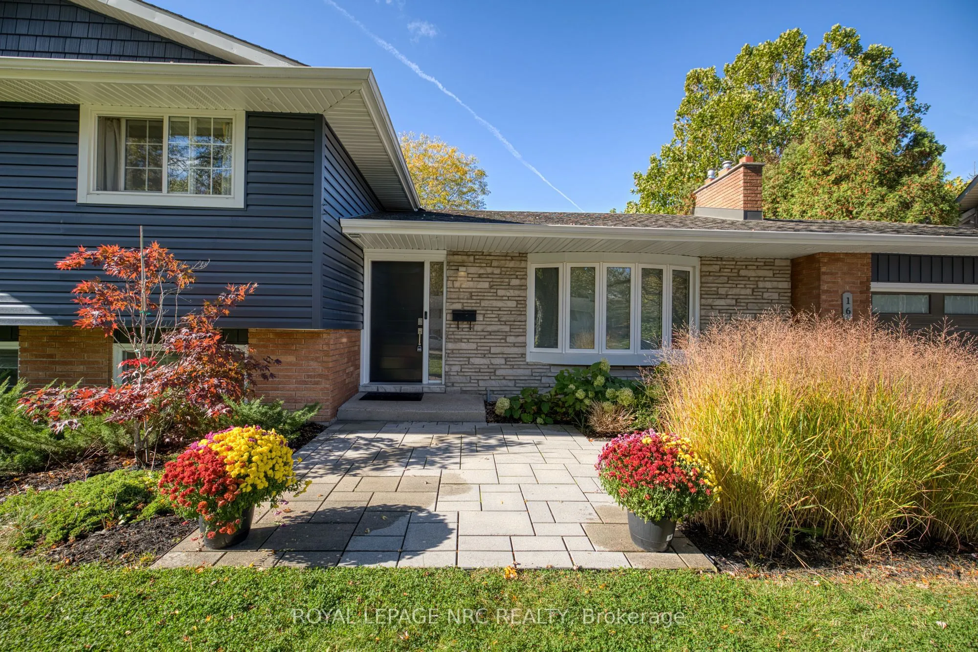 16 Woodington Crescent
