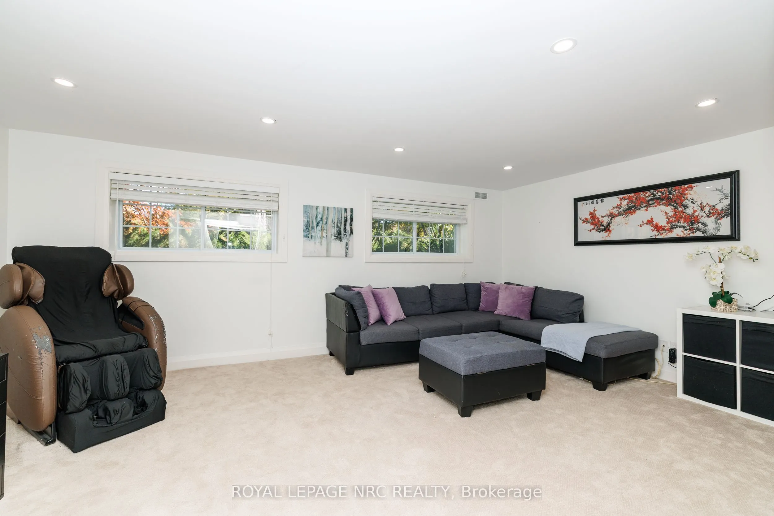 16 Woodington Crescent