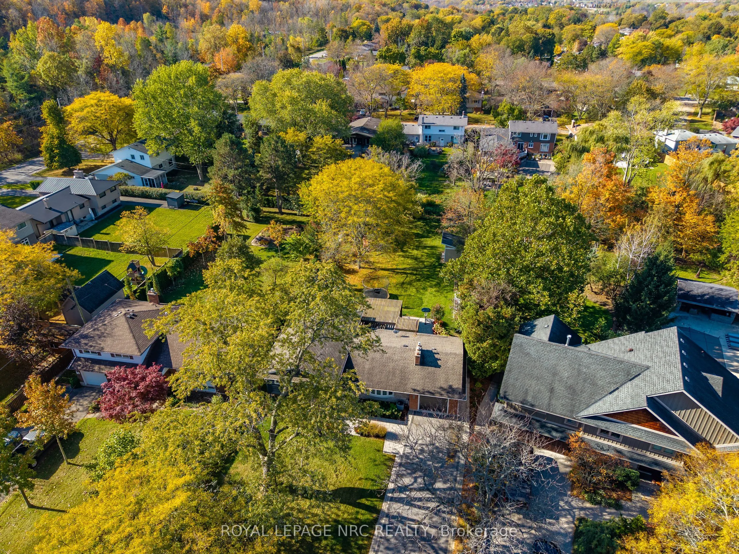 16 Woodington Crescent