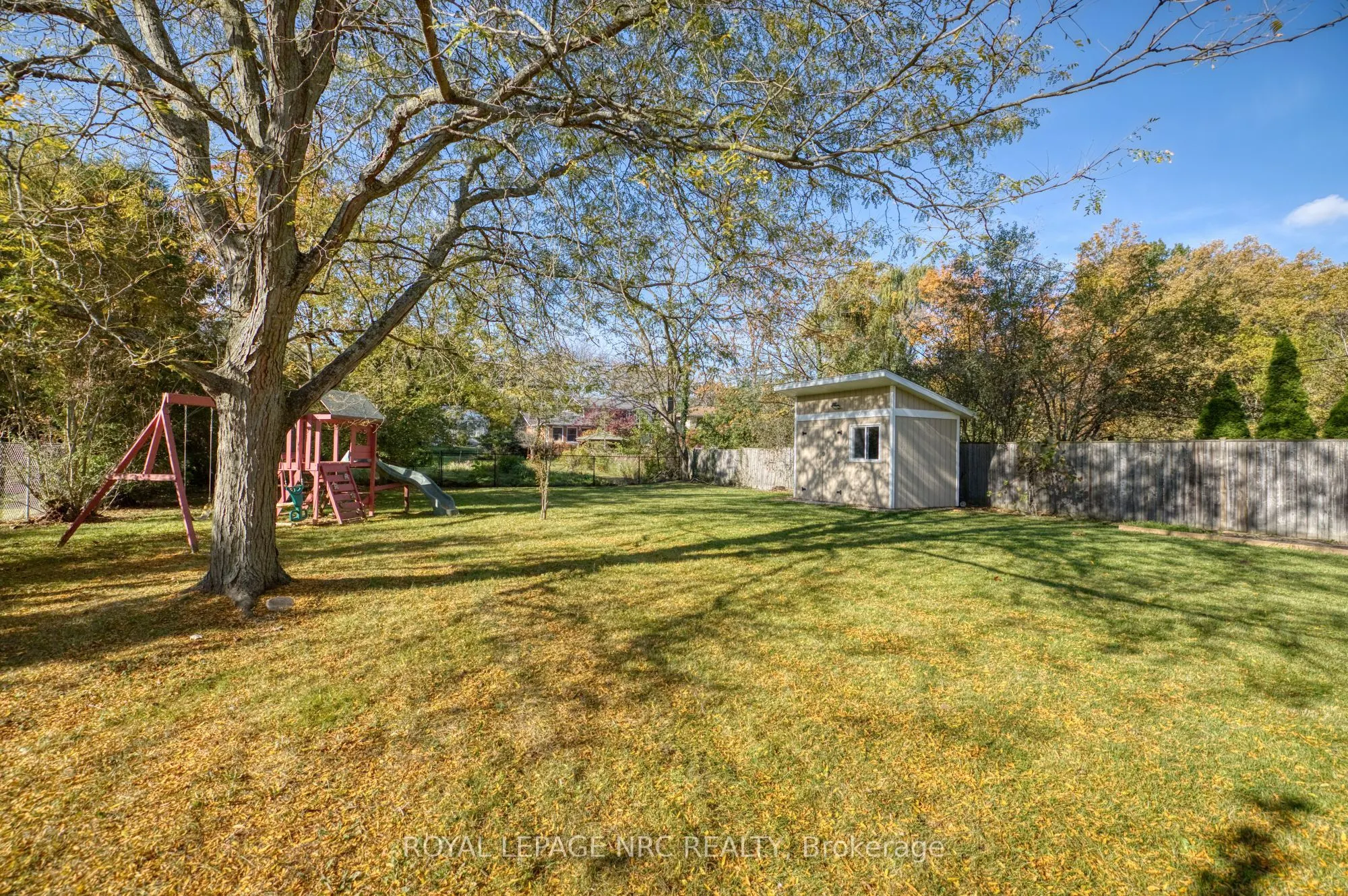 16 Woodington Crescent
