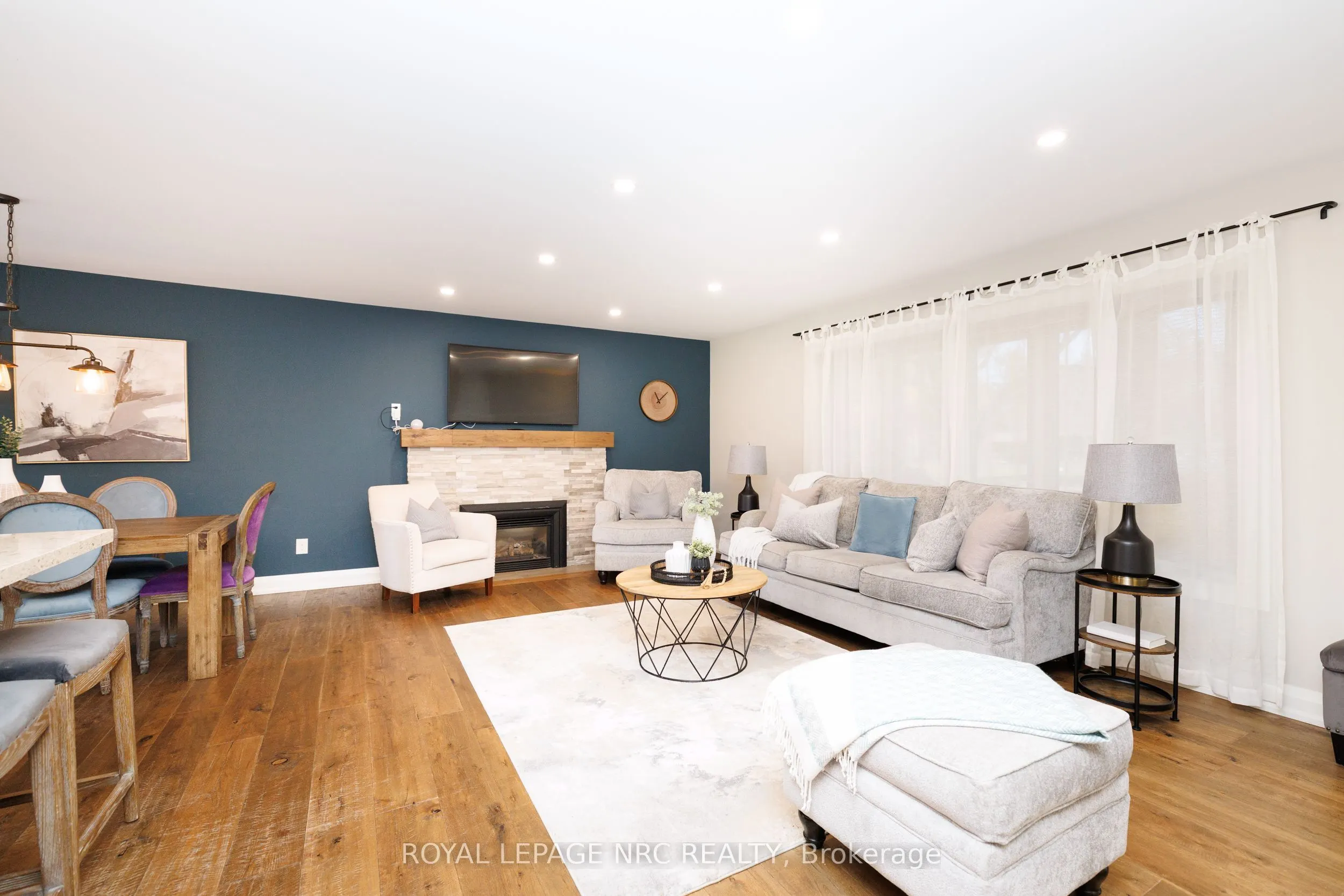 16 Woodington Crescent