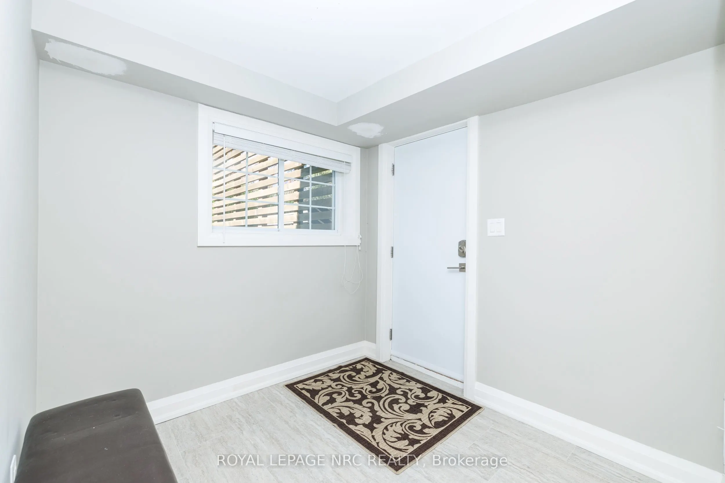 16 Woodington Crescent