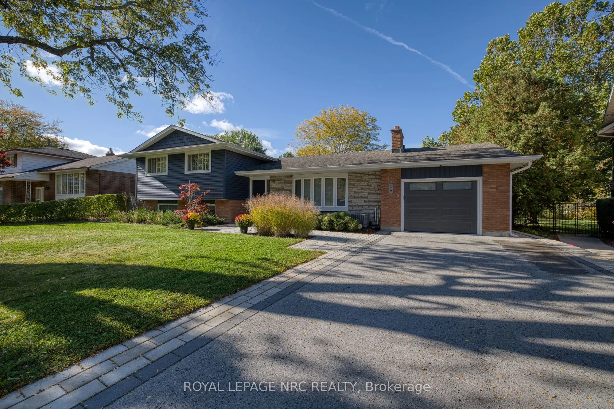 16 Woodington Crescent