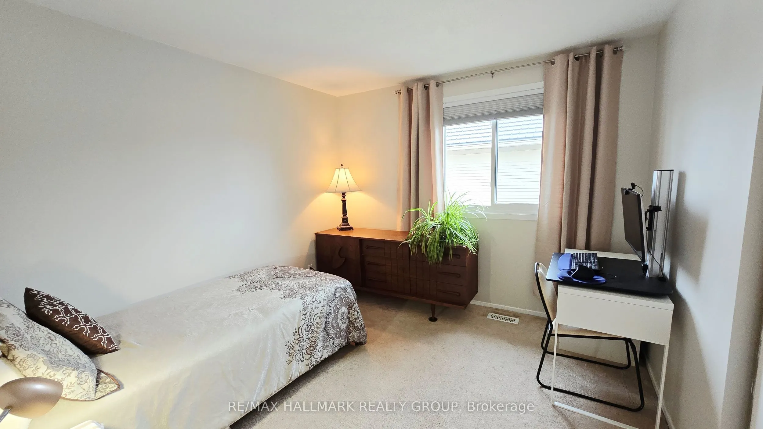 40 Huntsman Crescent