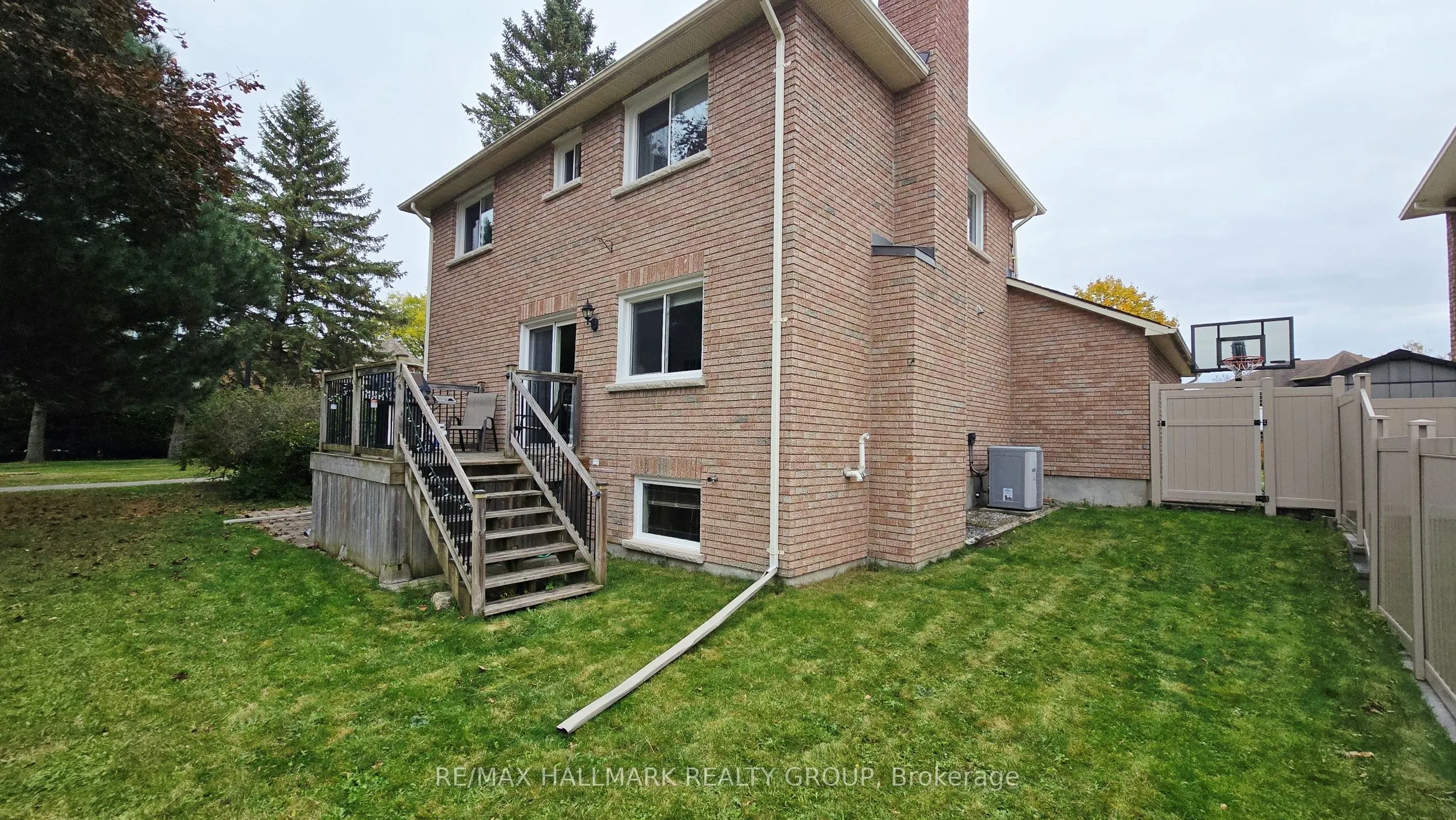 40 Huntsman Crescent