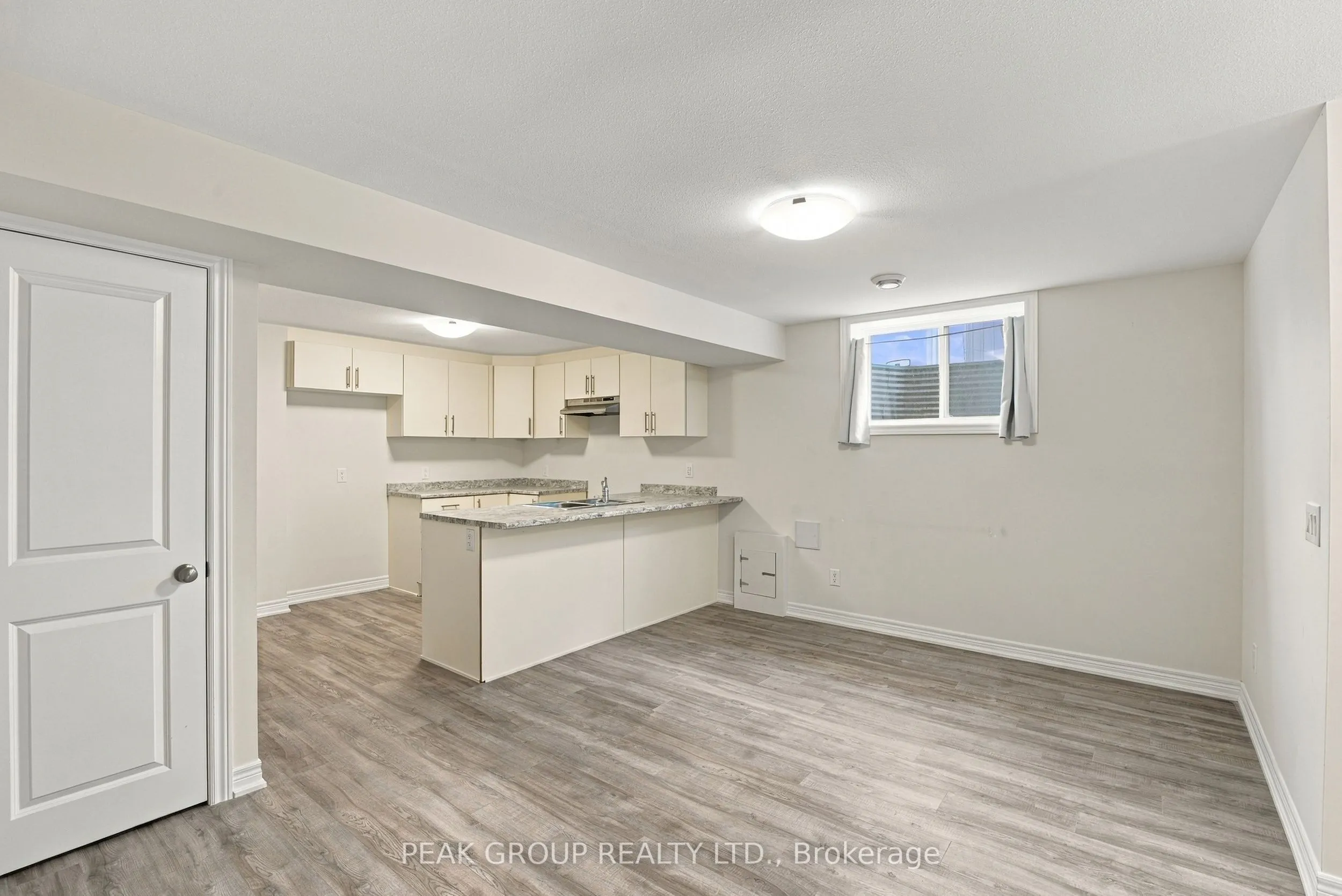 21 Barker Parkway #2