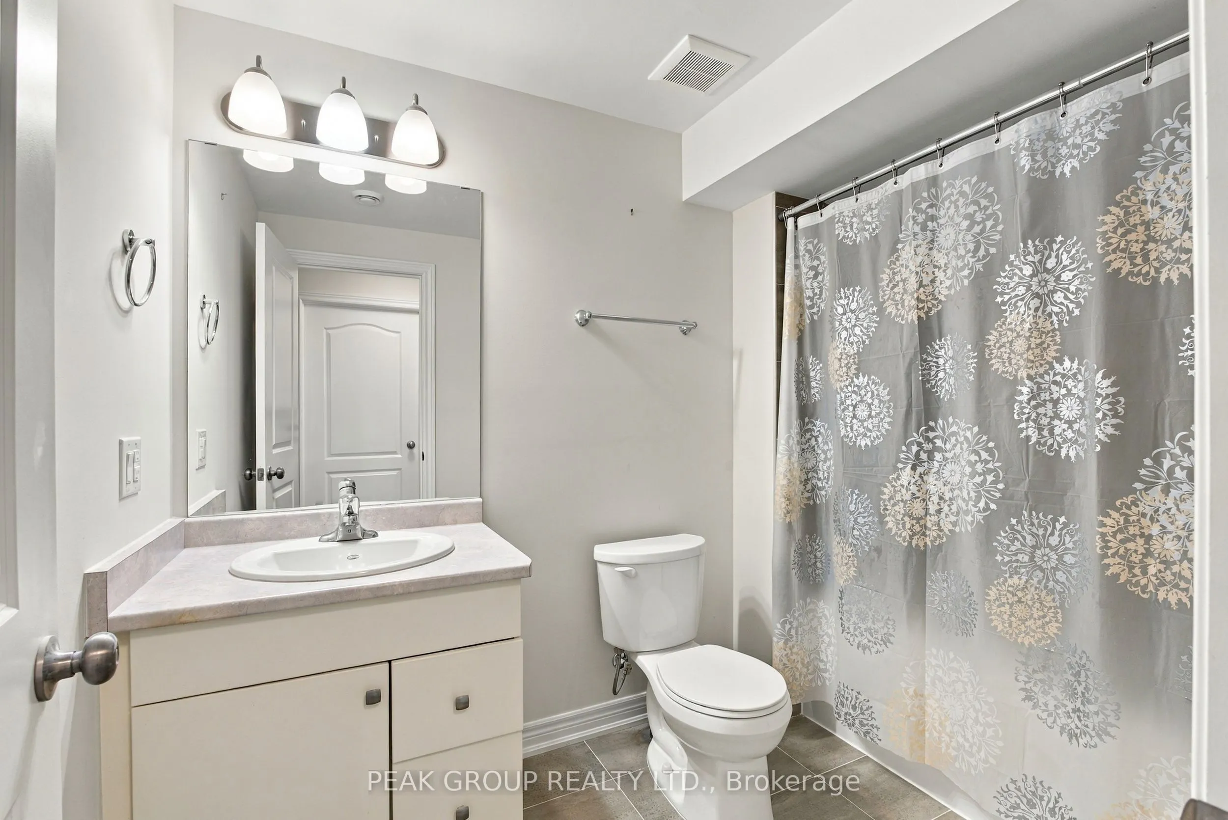 21 Barker Parkway #2