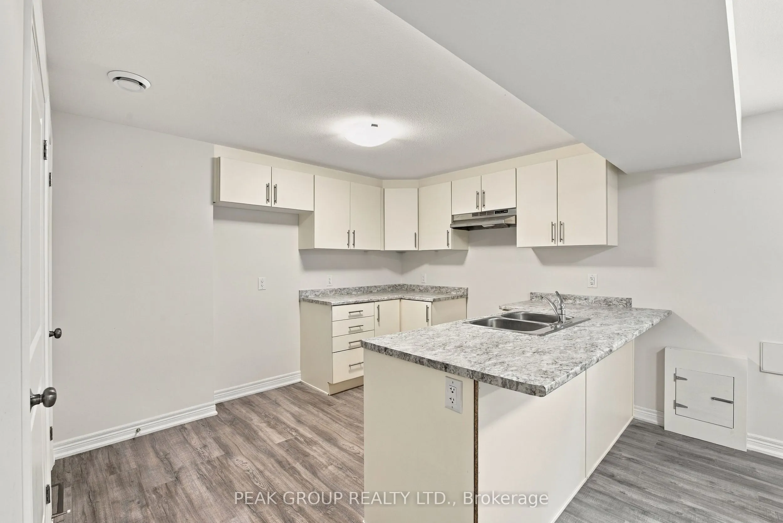 21 Barker Parkway #2