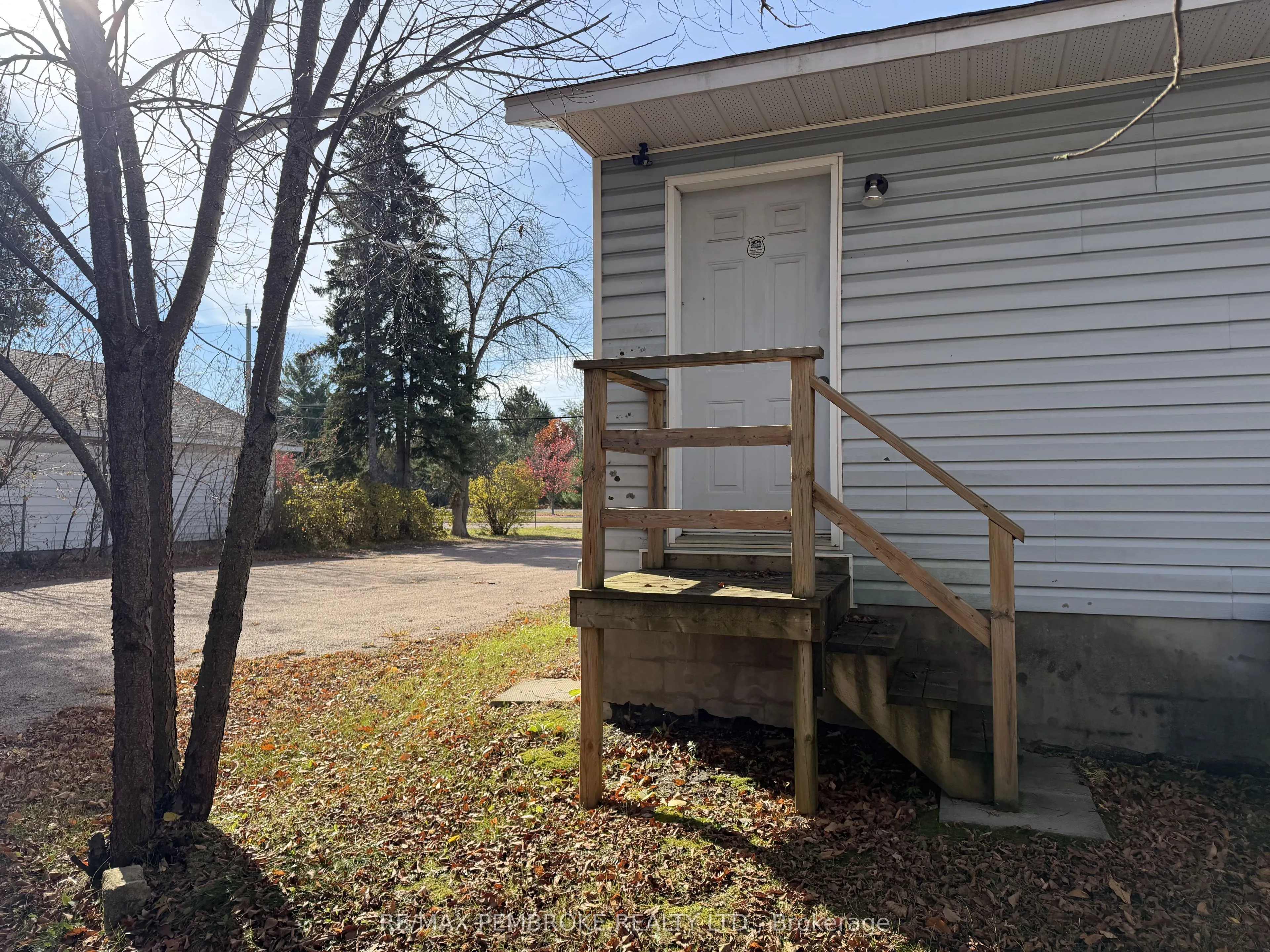 3261 Petawawa Boulevard