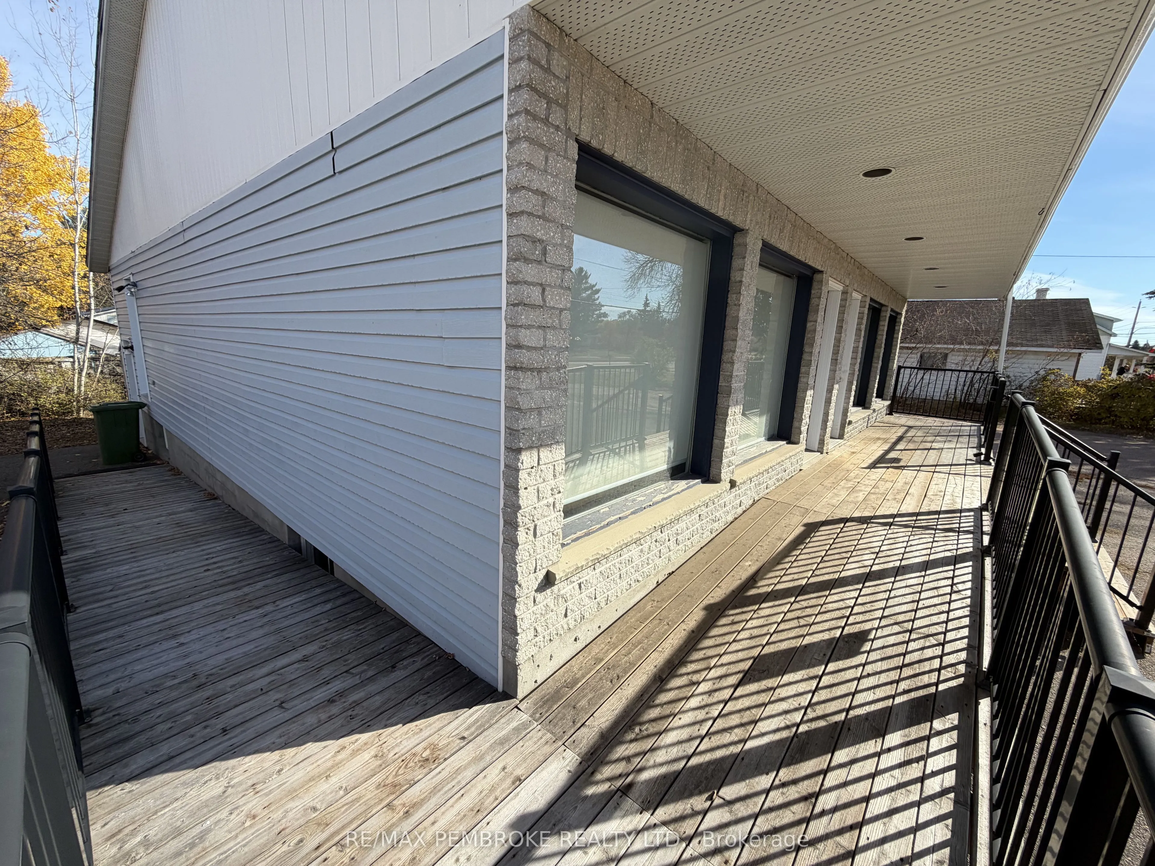3261 Petawawa Boulevard