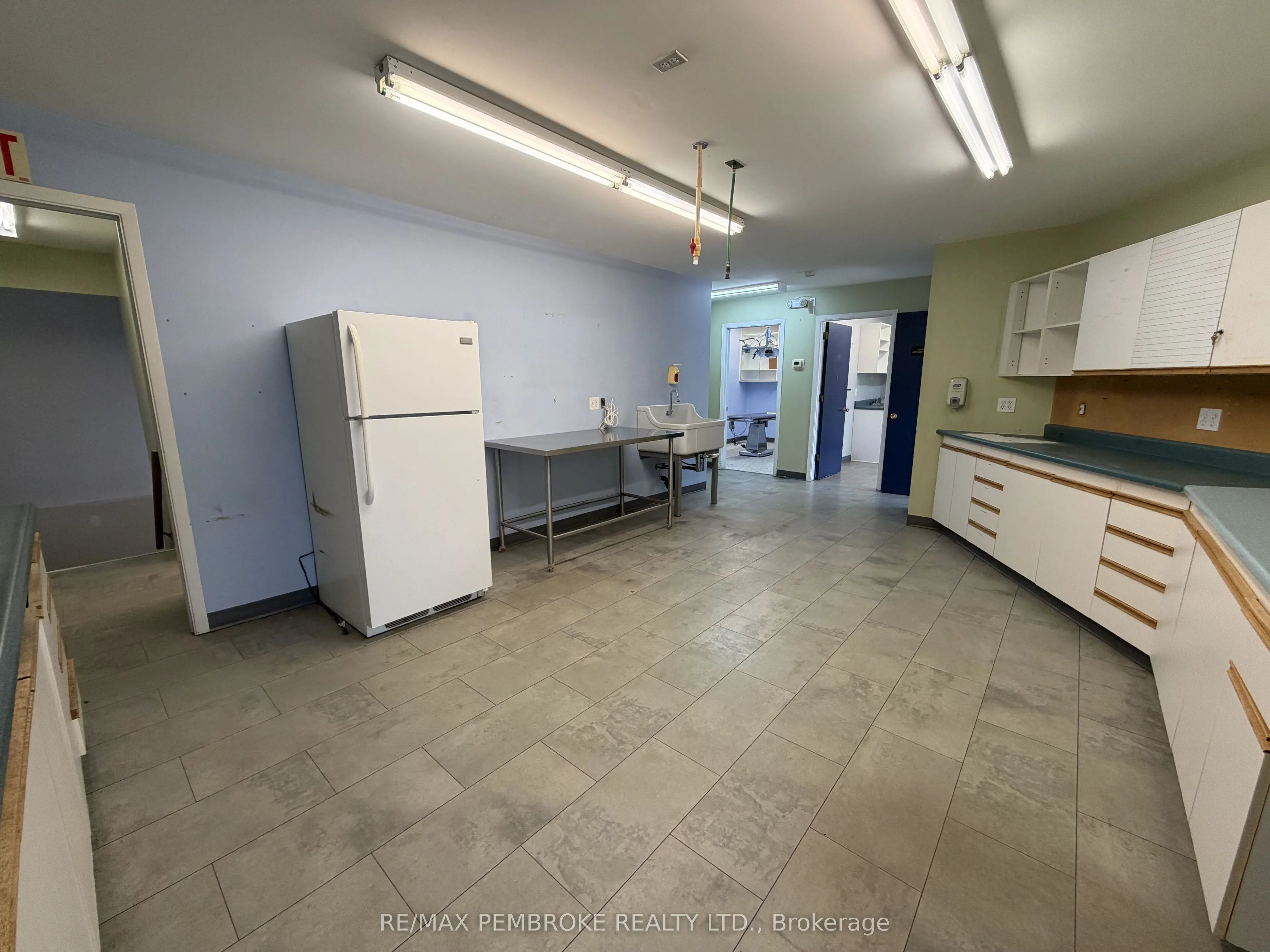 3261 Petawawa Boulevard