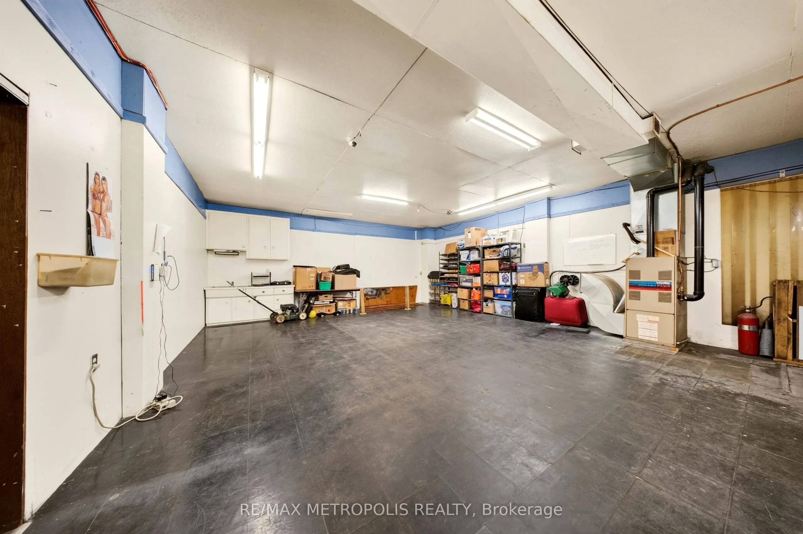 358-374 Shepherd Street W