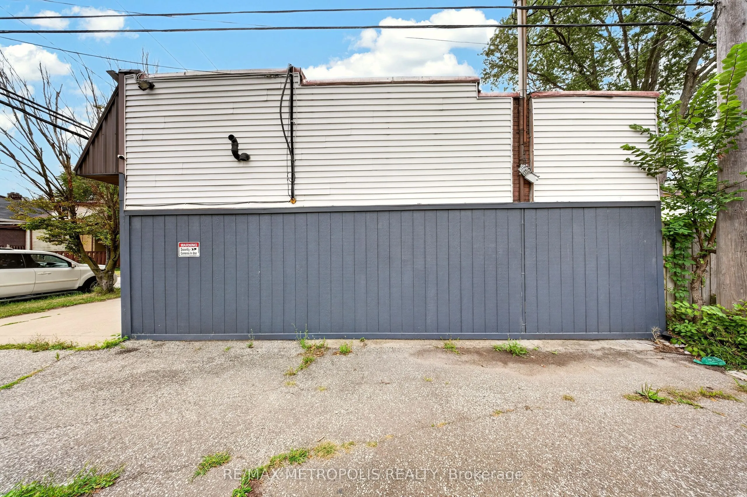358-374 Shepherd Street W