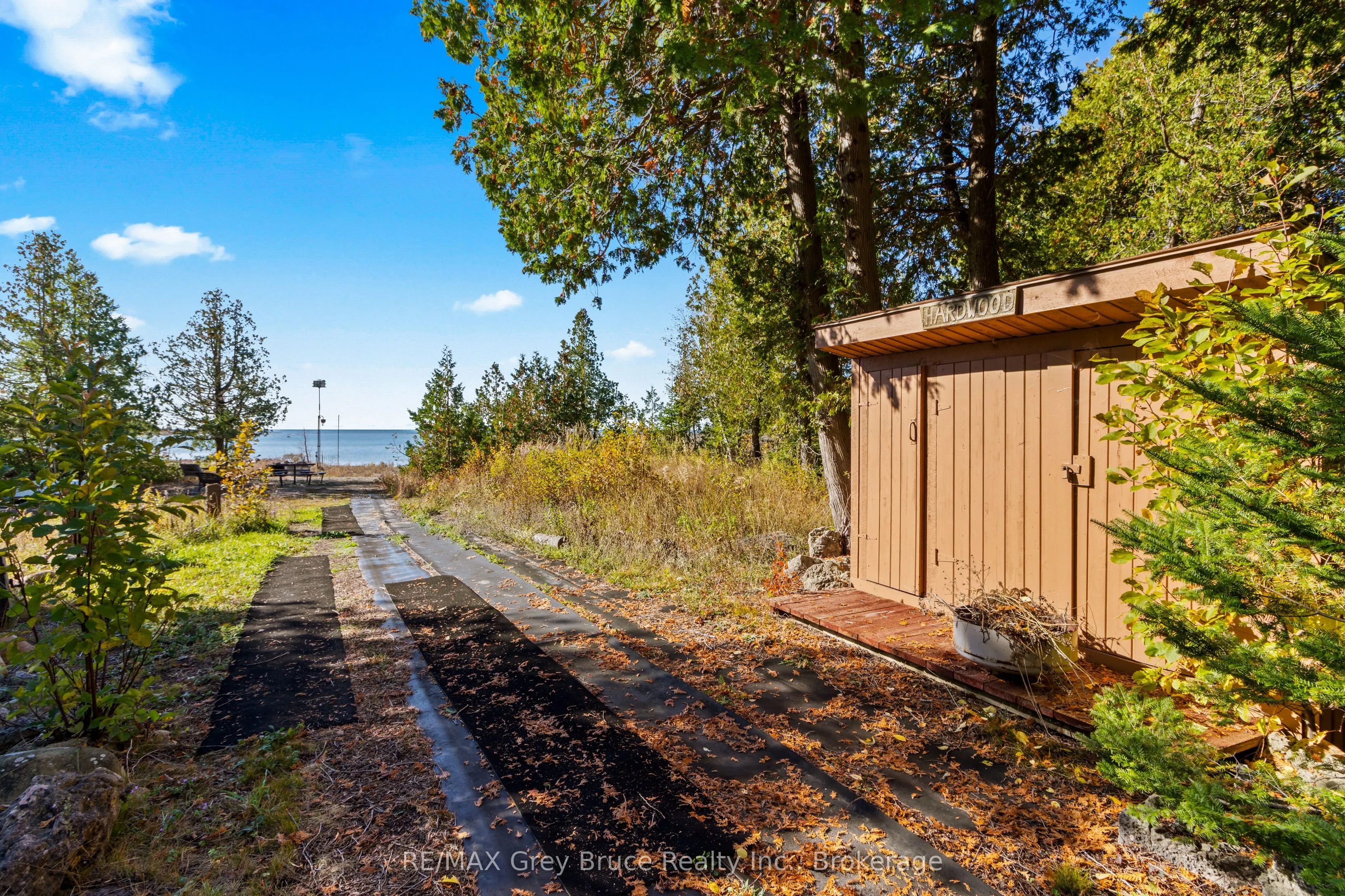 948 Dorcas Bay Road