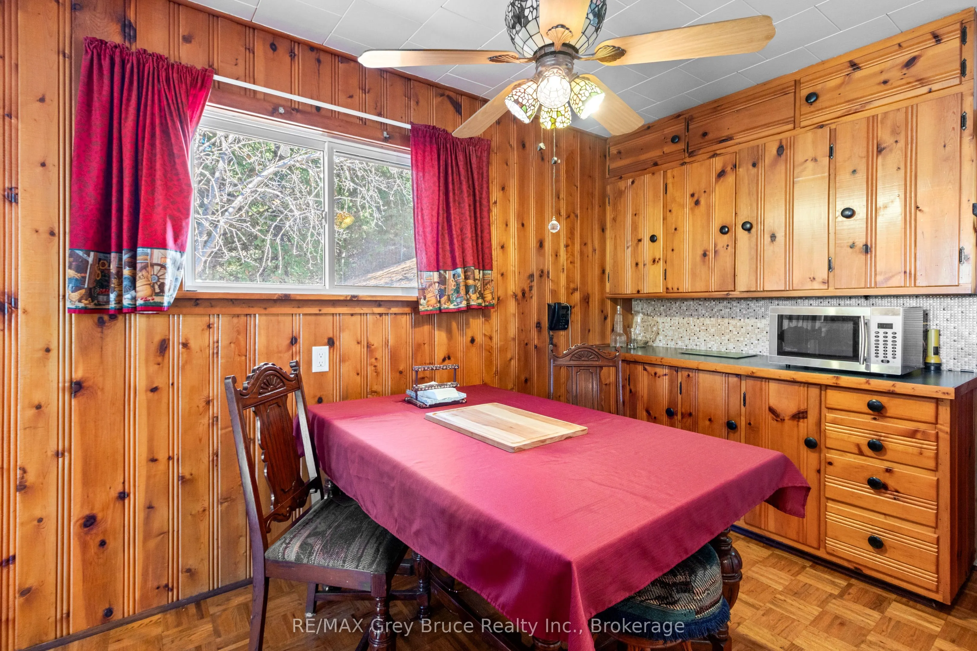 948 Dorcas Bay Road