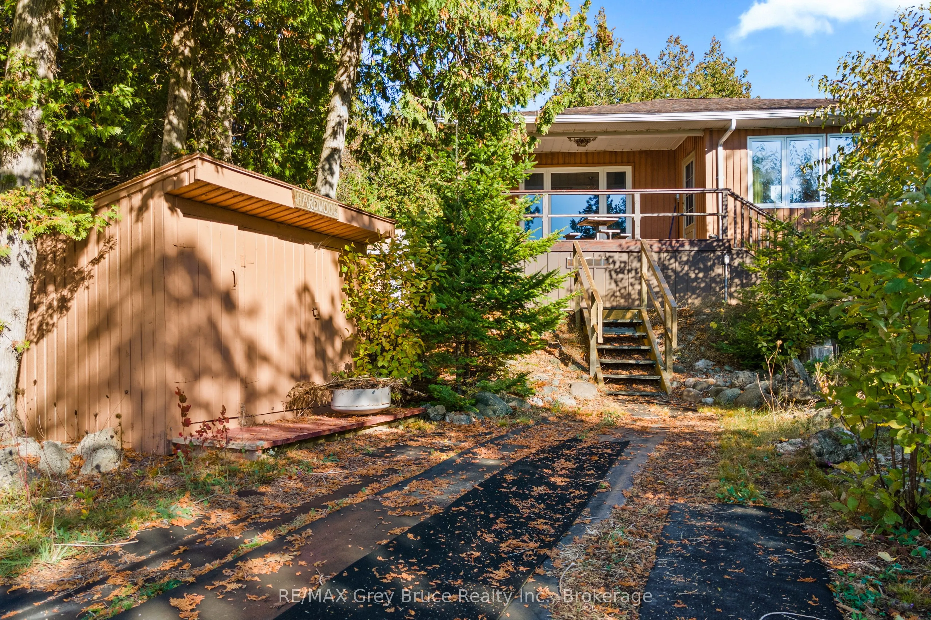 948 Dorcas Bay Road