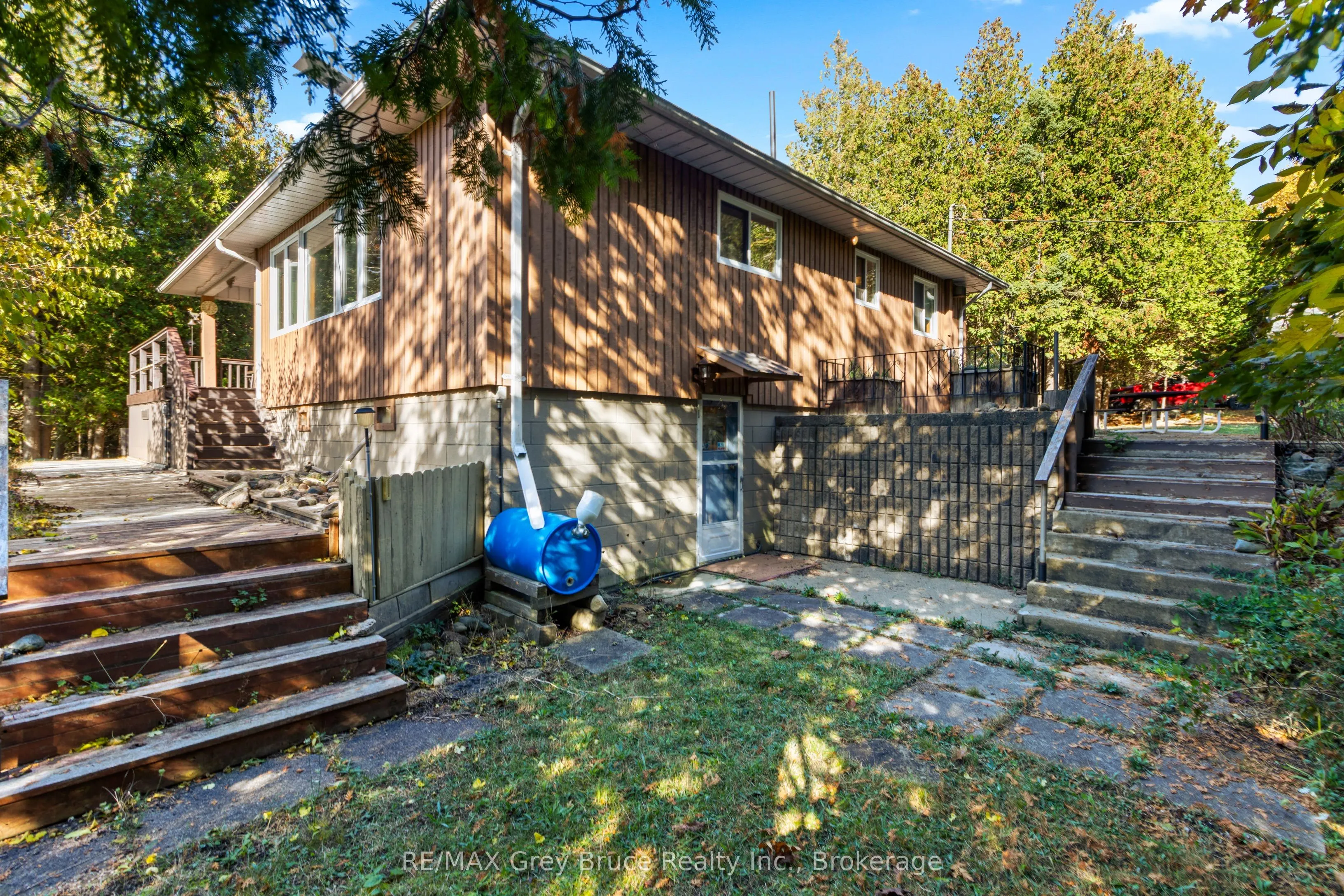 948 Dorcas Bay Road