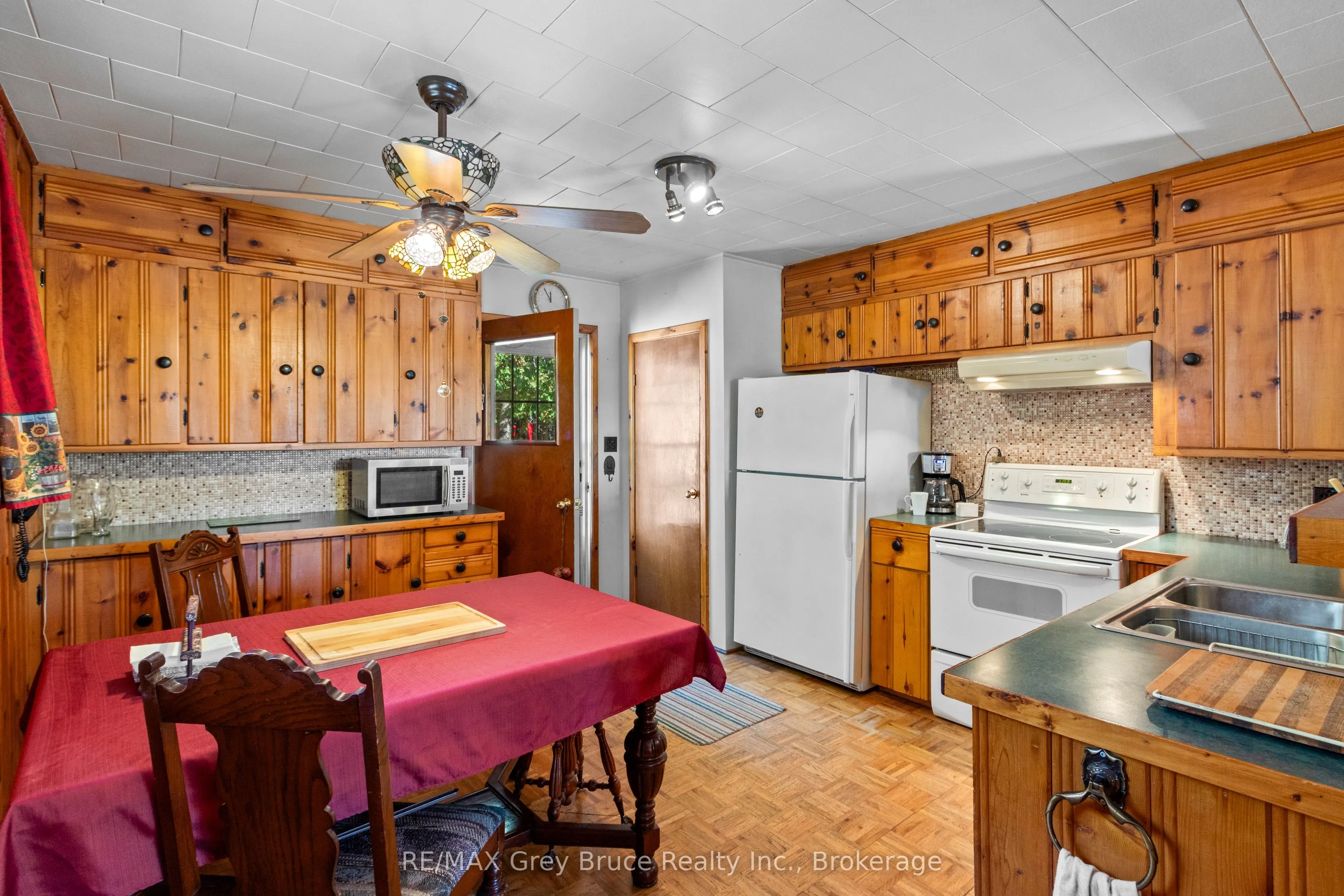 948 Dorcas Bay Road
