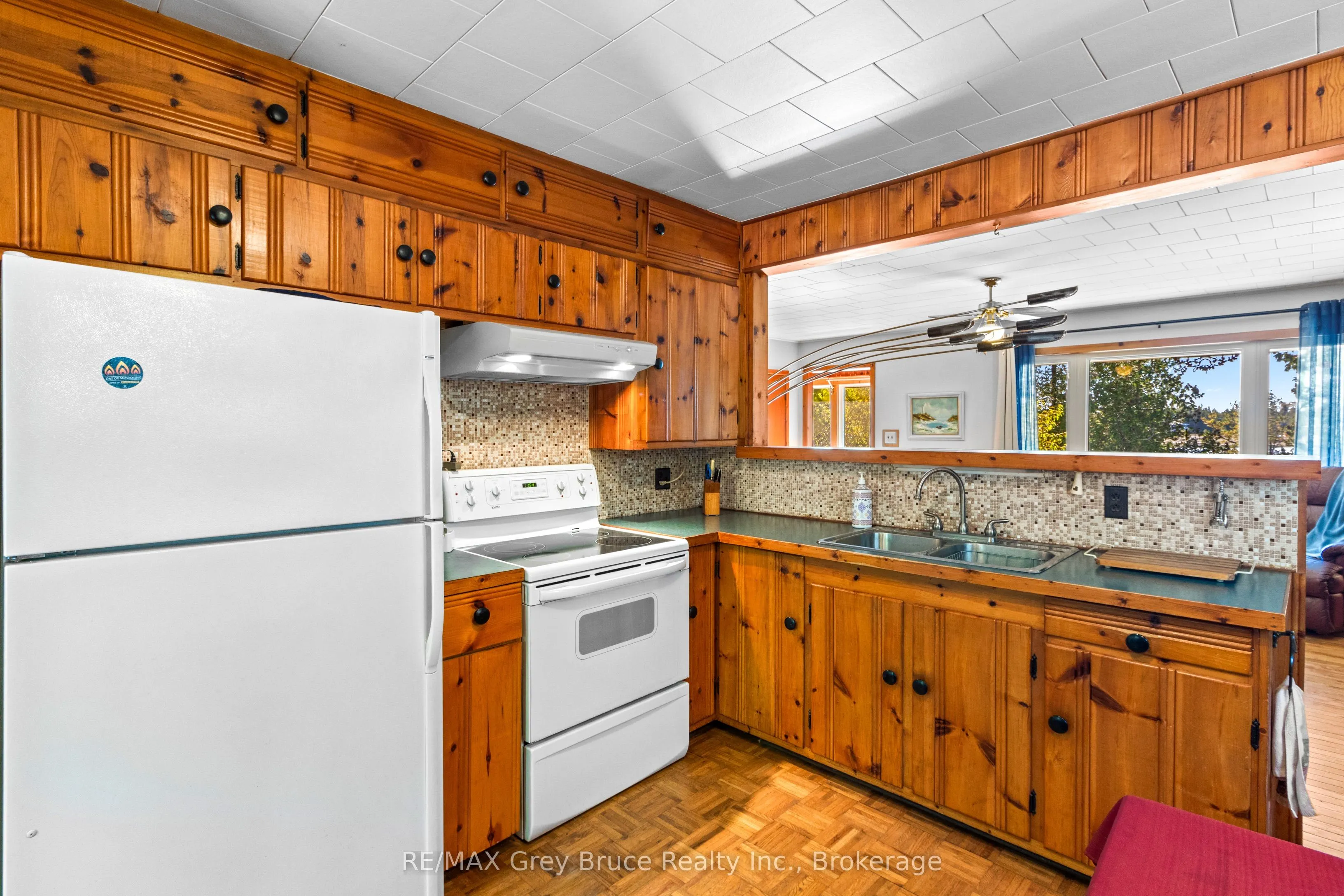 948 Dorcas Bay Road