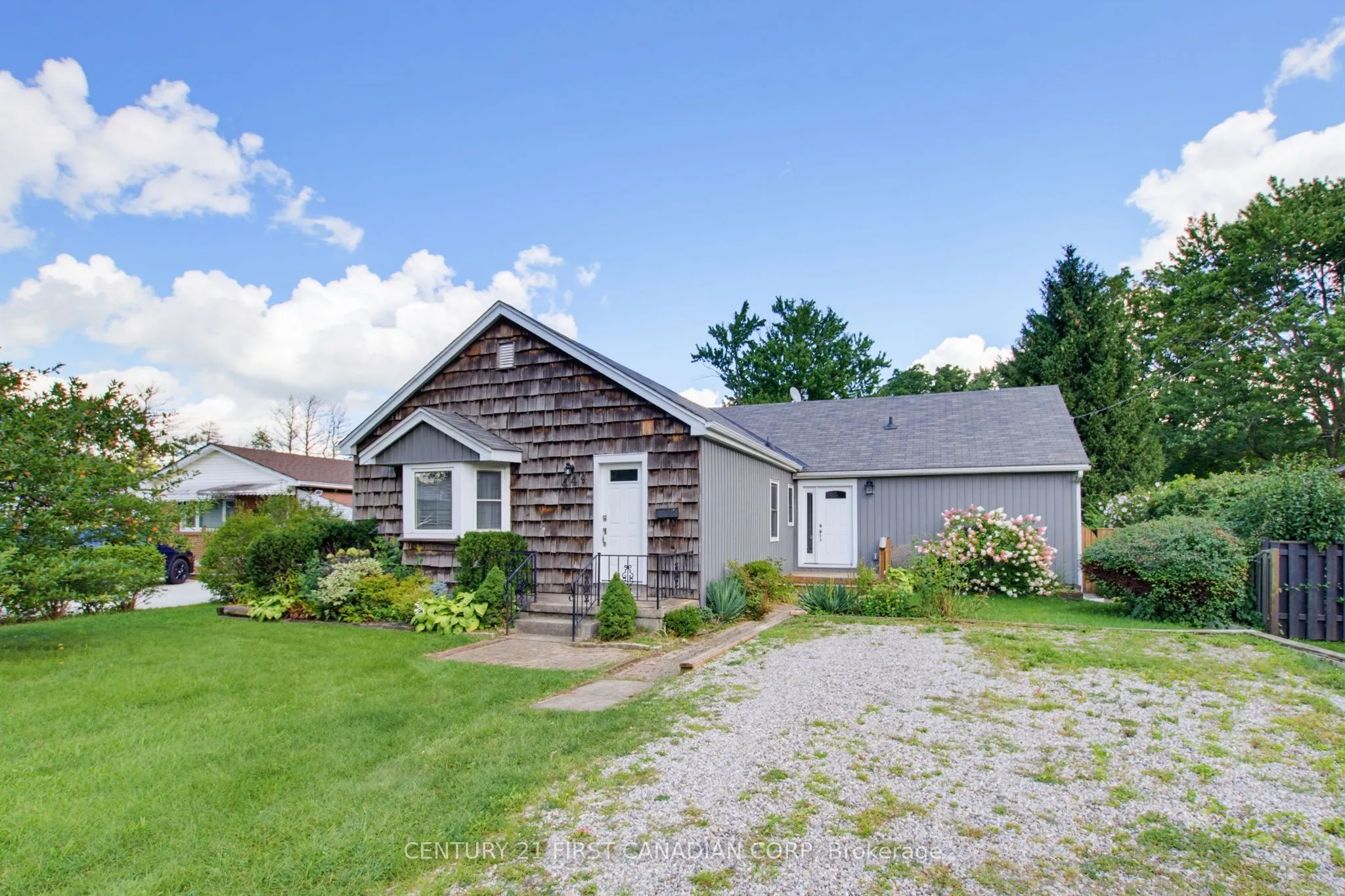 444 Forest Lawn Avenue