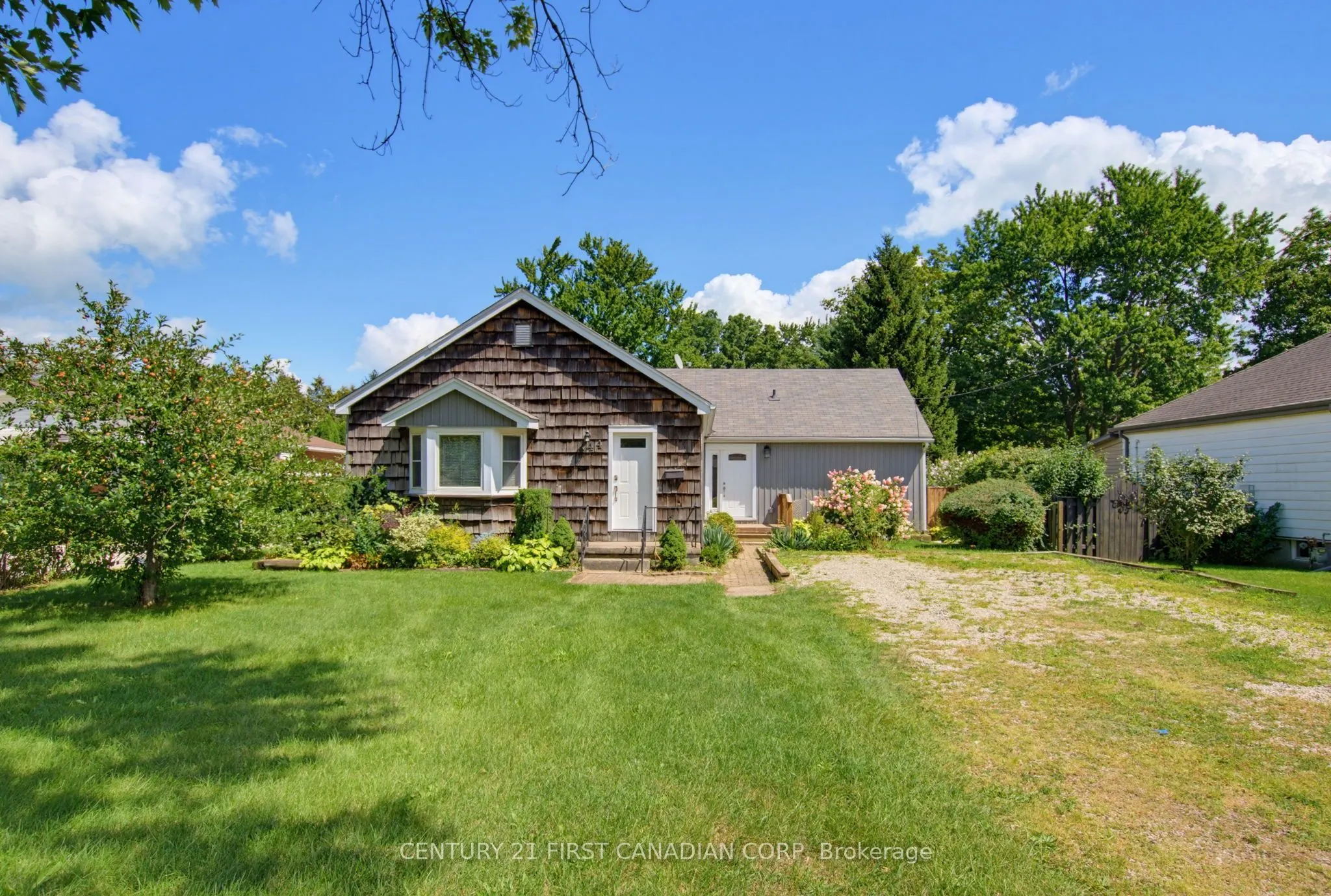 444 Forest Lawn Avenue