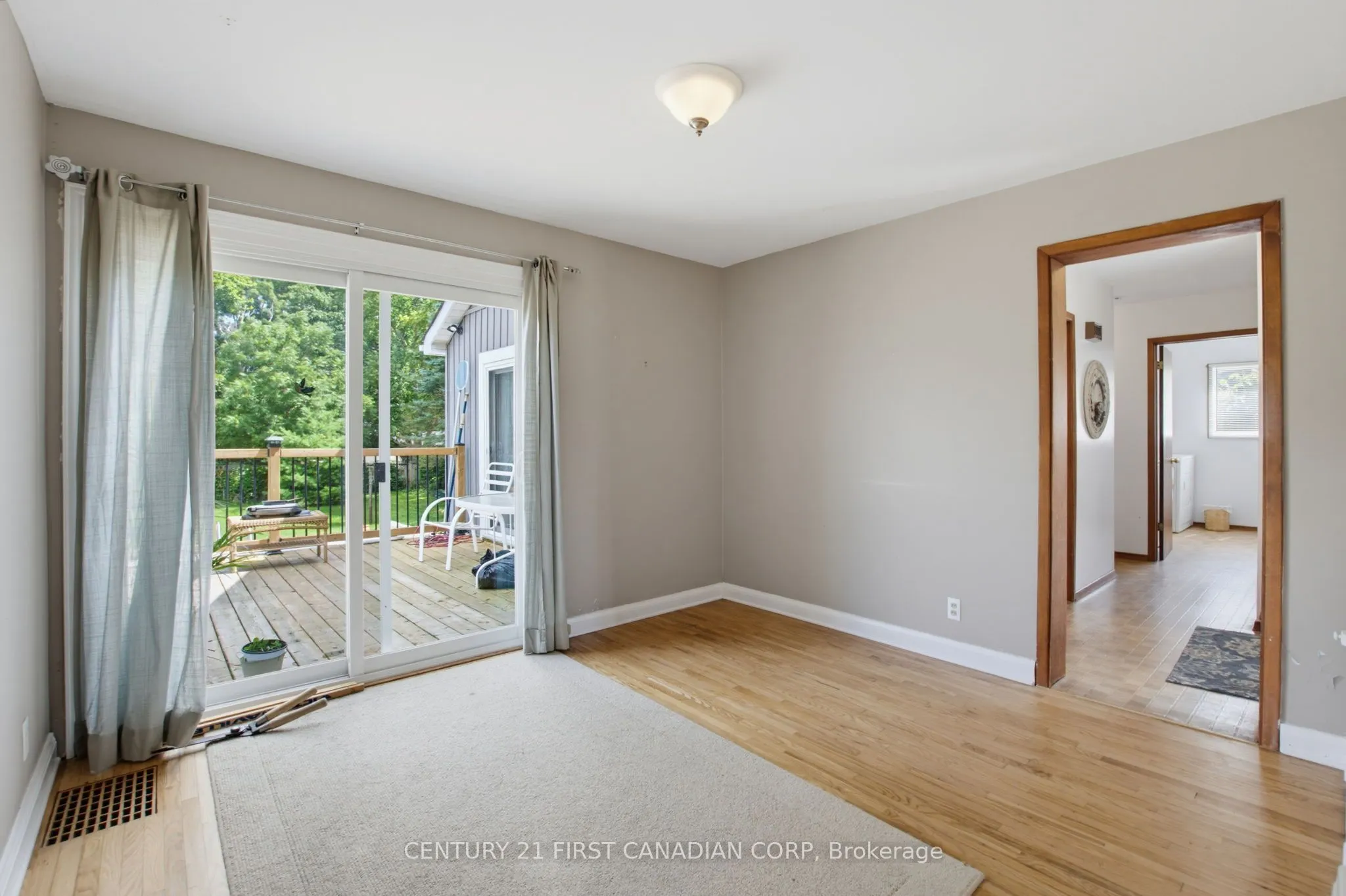 444 Forest Lawn Avenue