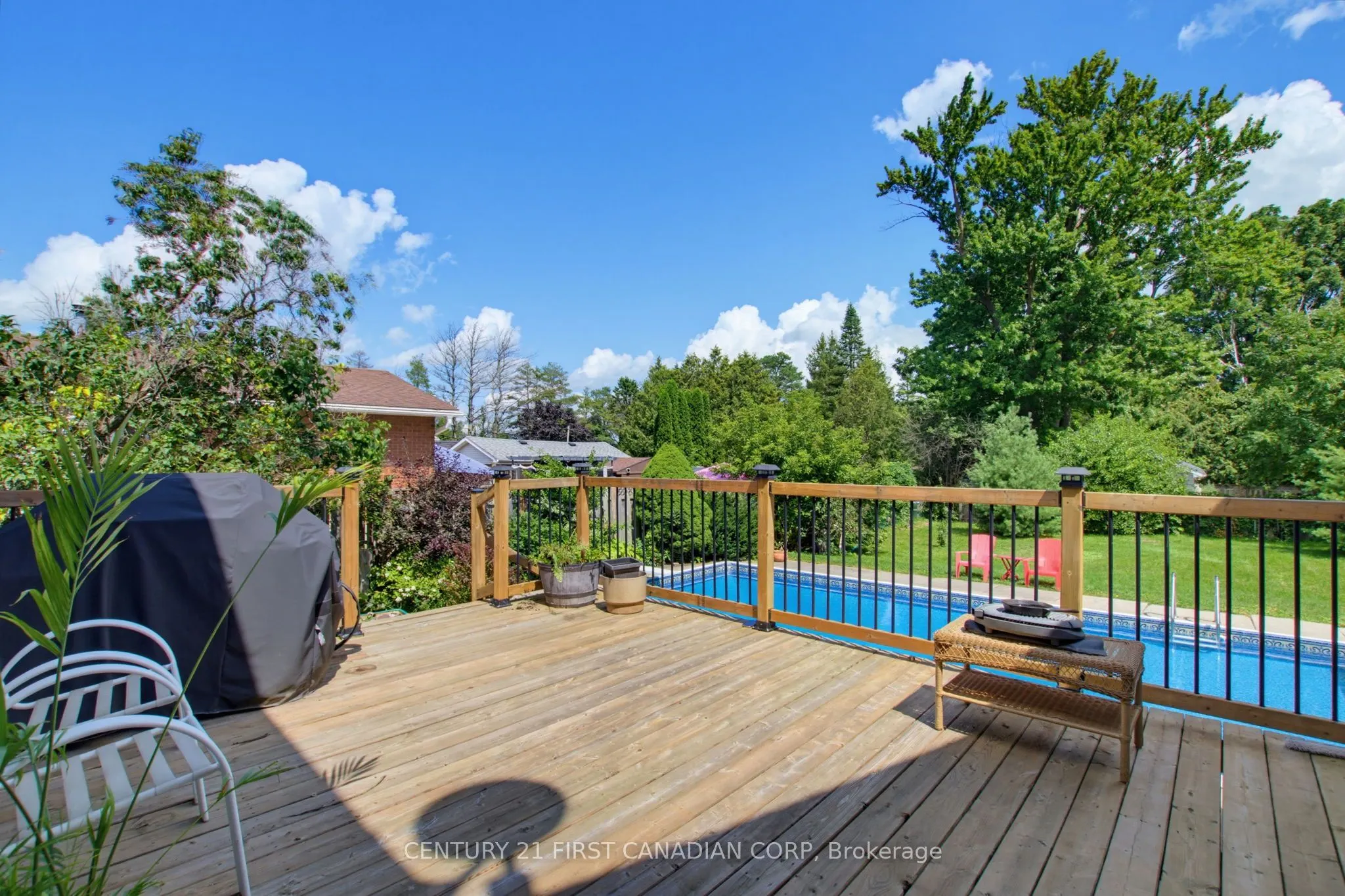 444 Forest Lawn Avenue
