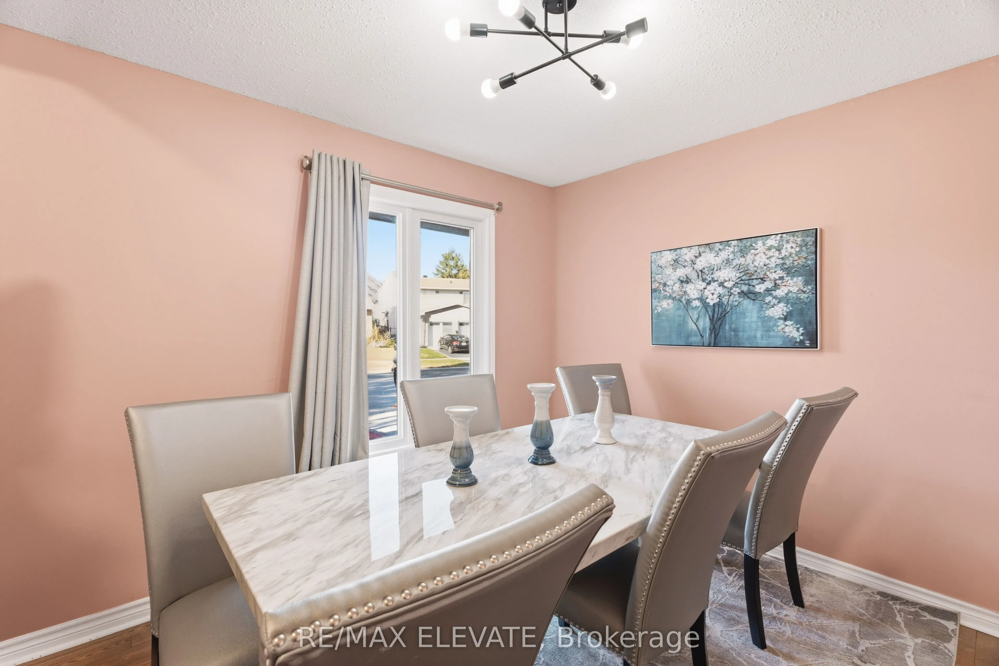 6104 Vineyard Drive