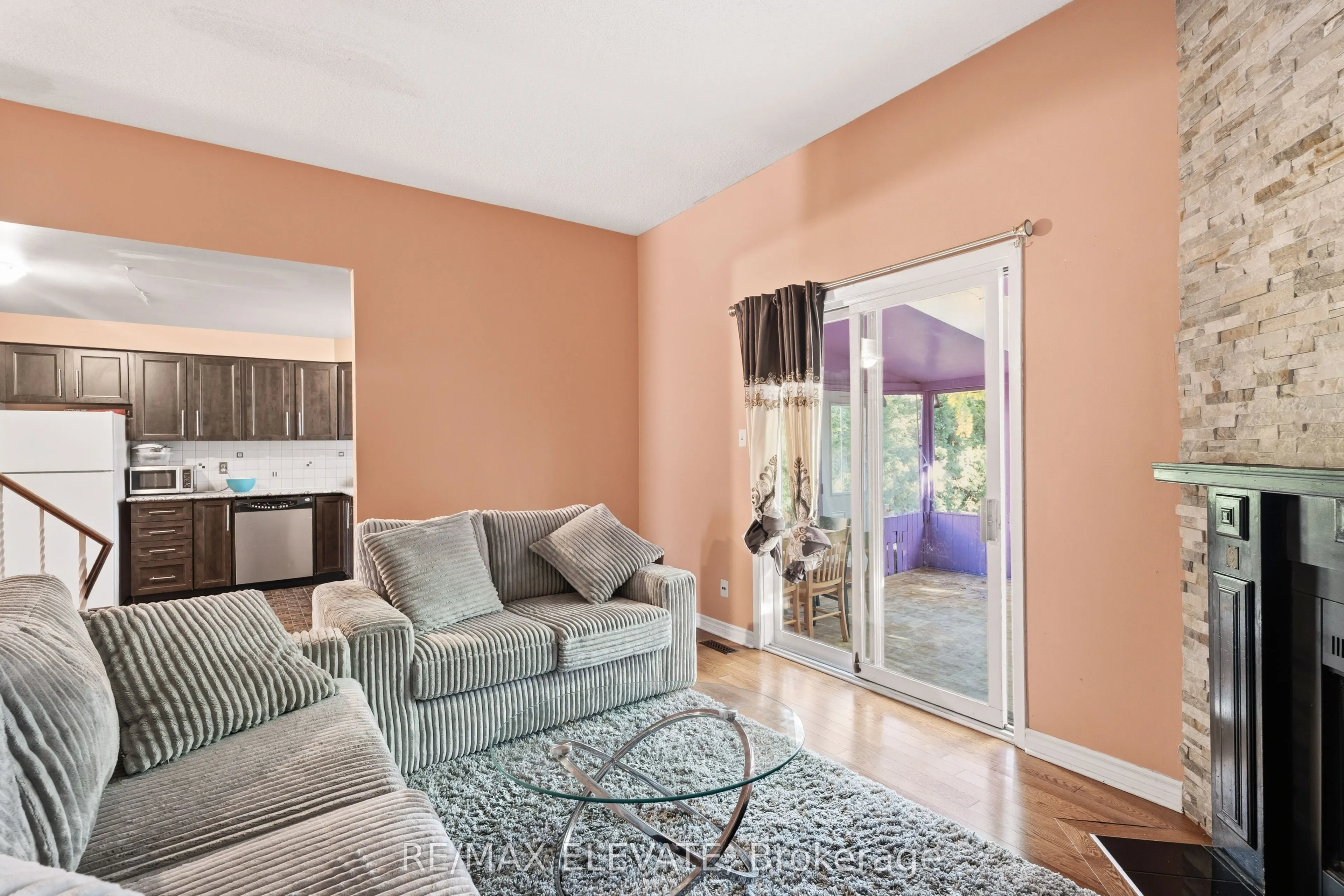 6104 Vineyard Drive