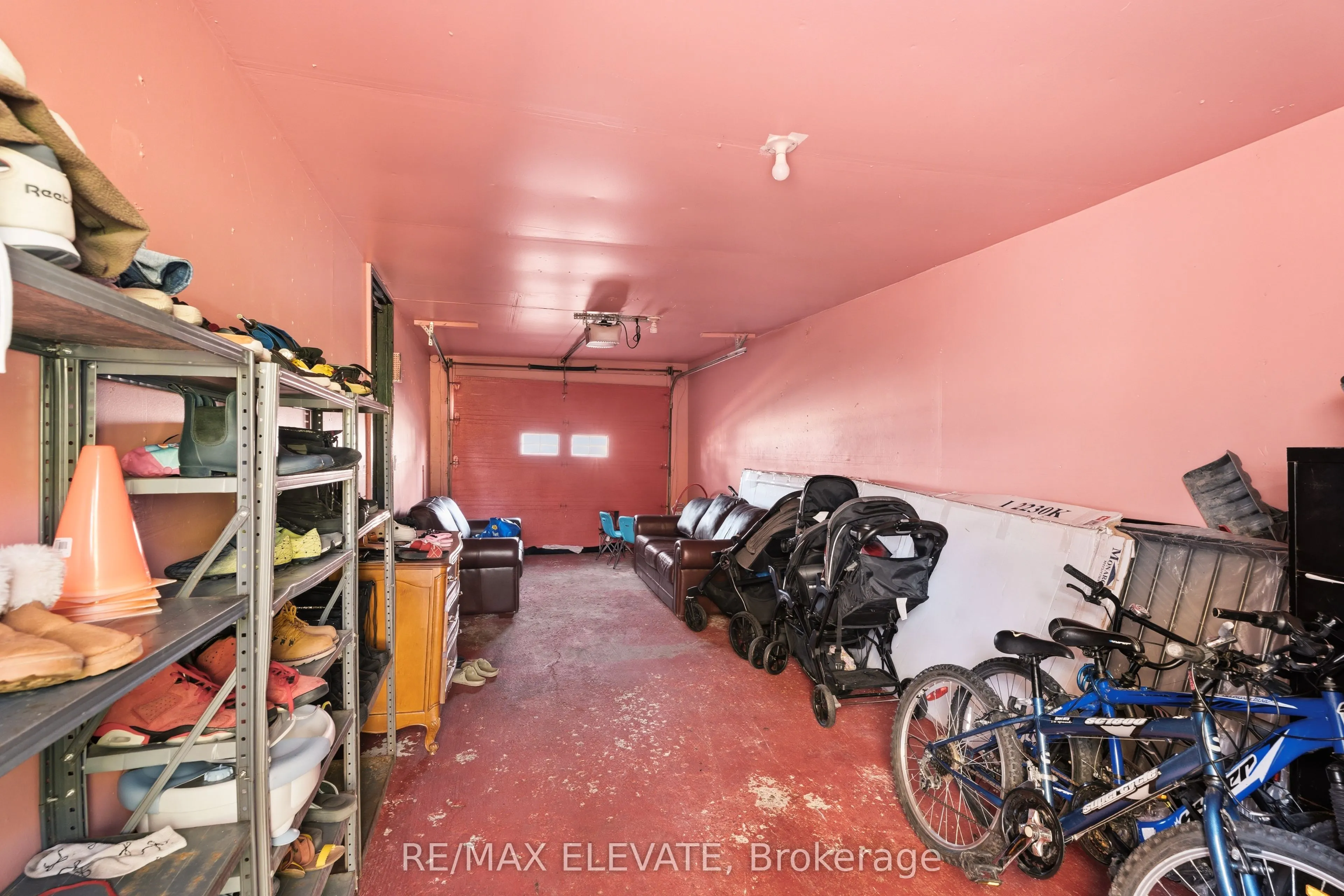 6104 Vineyard Drive