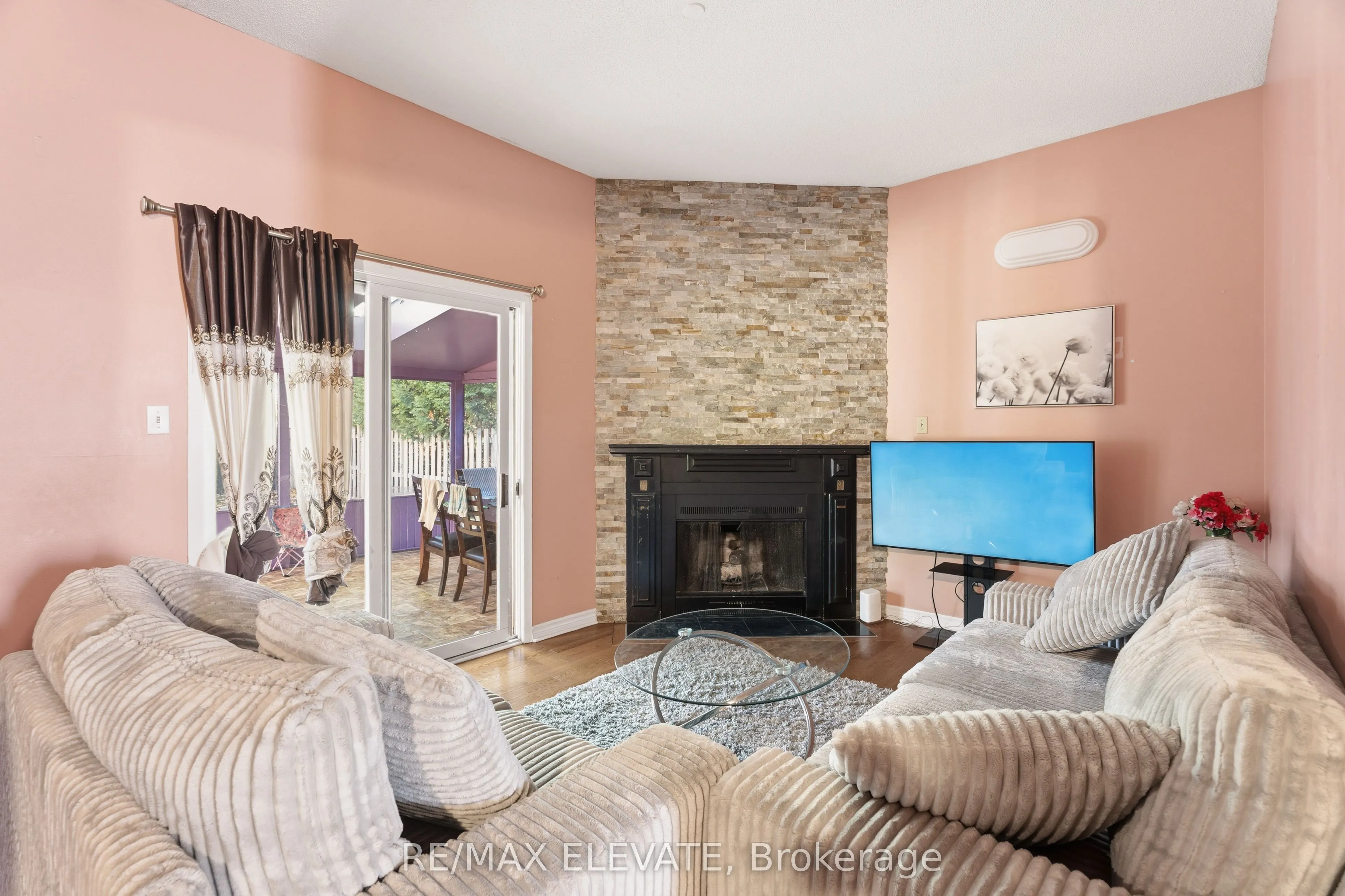6104 Vineyard Drive