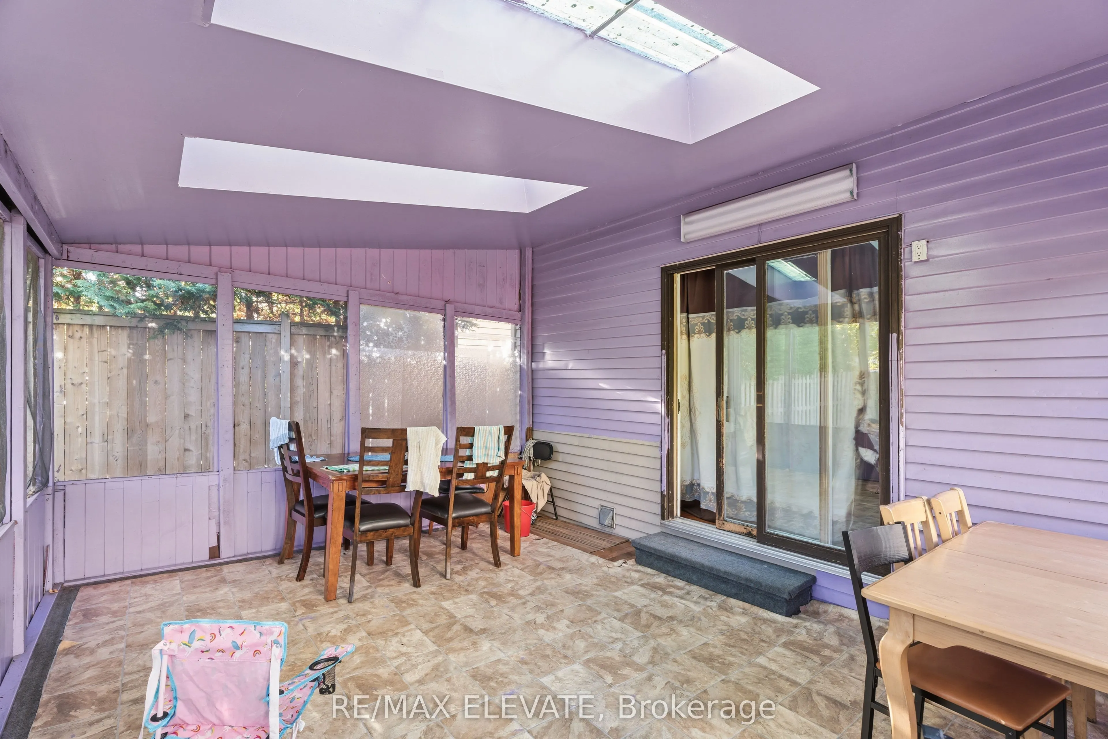 6104 Vineyard Drive