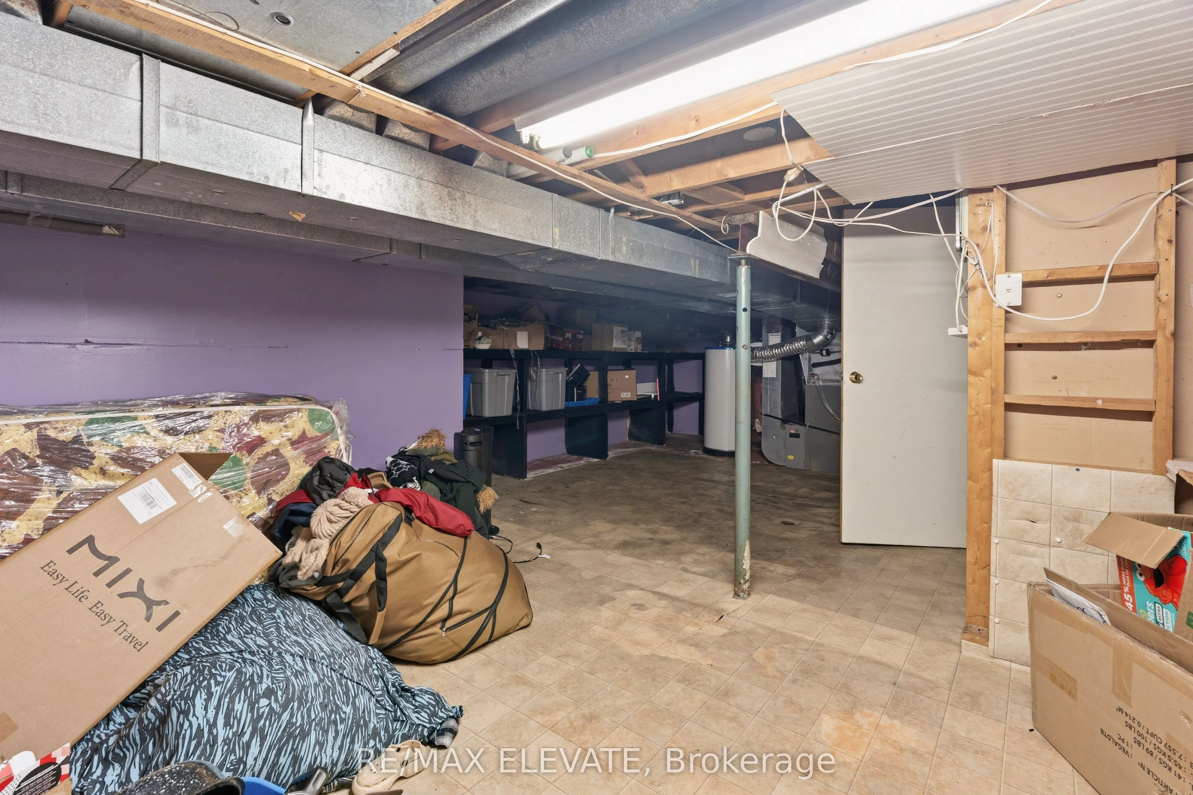 6104 Vineyard Drive