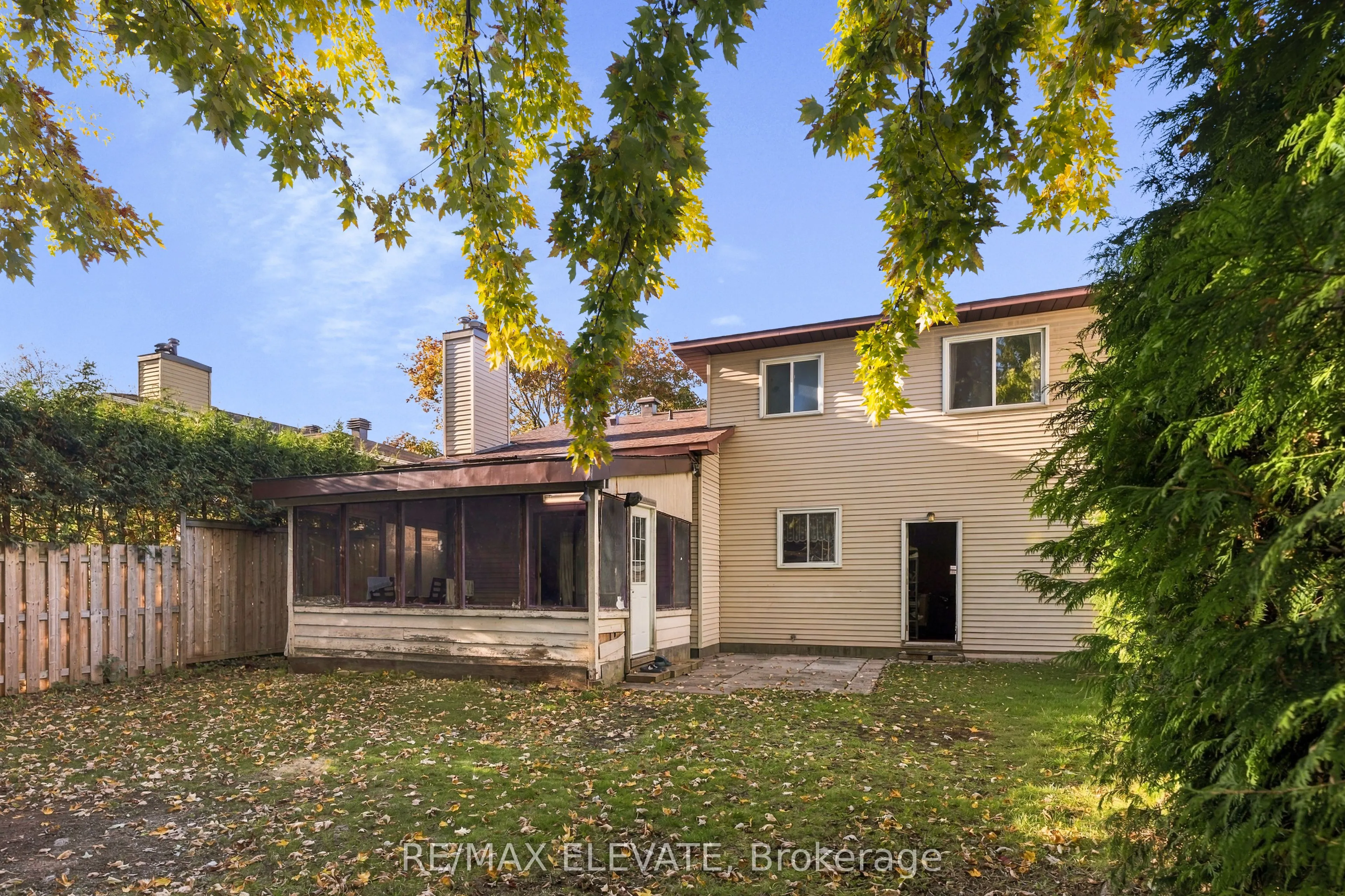 6104 Vineyard Drive