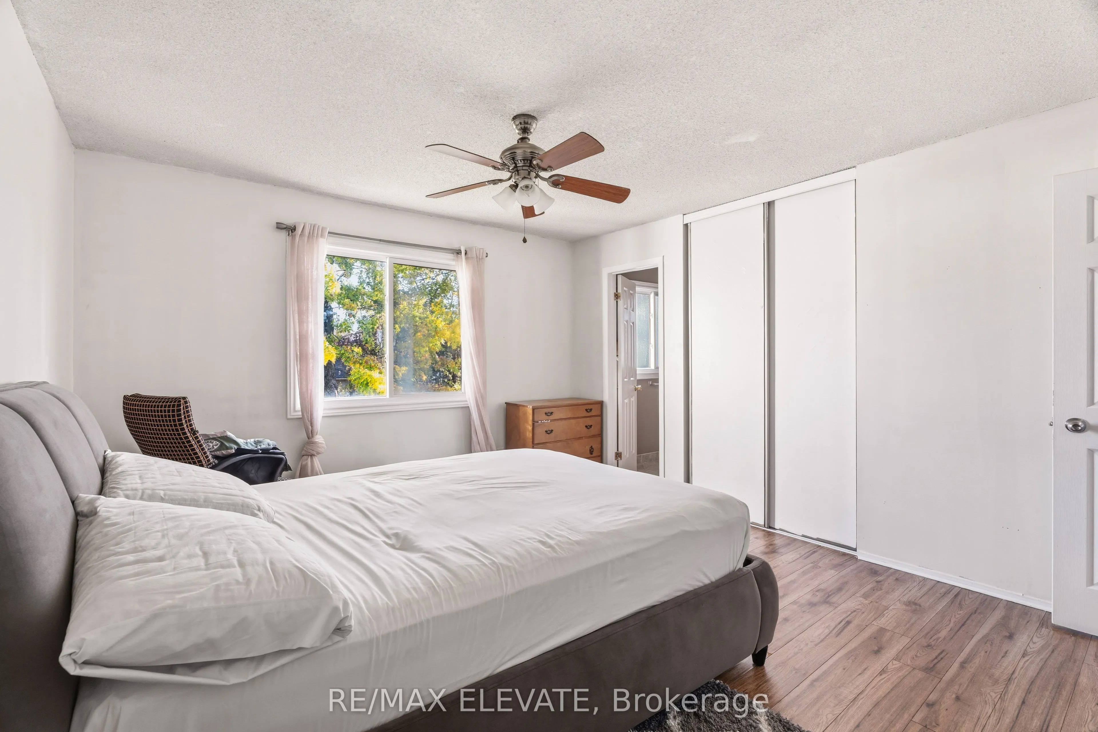 6104 Vineyard Drive