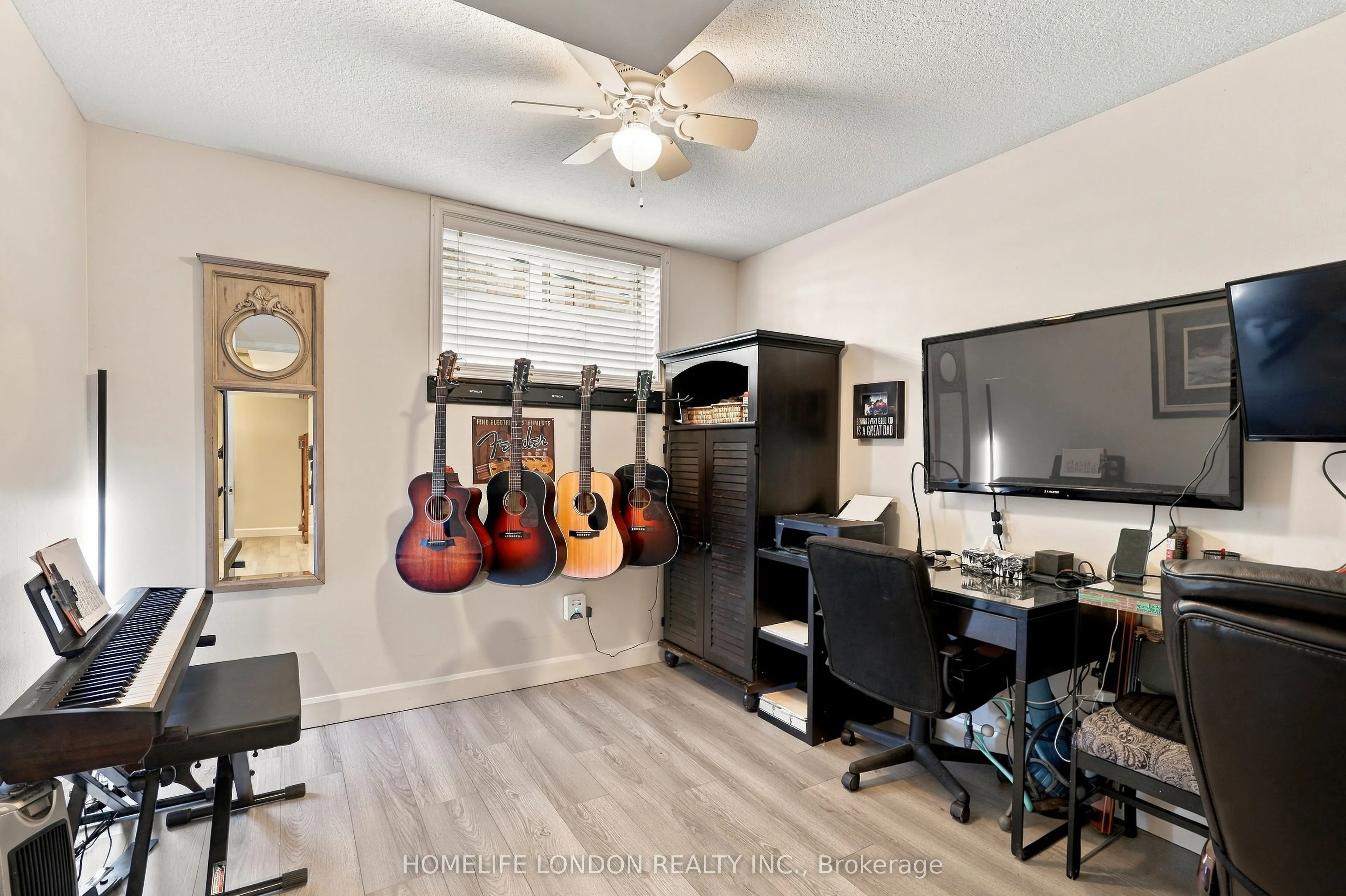 2195 Thornicroft Crescent E