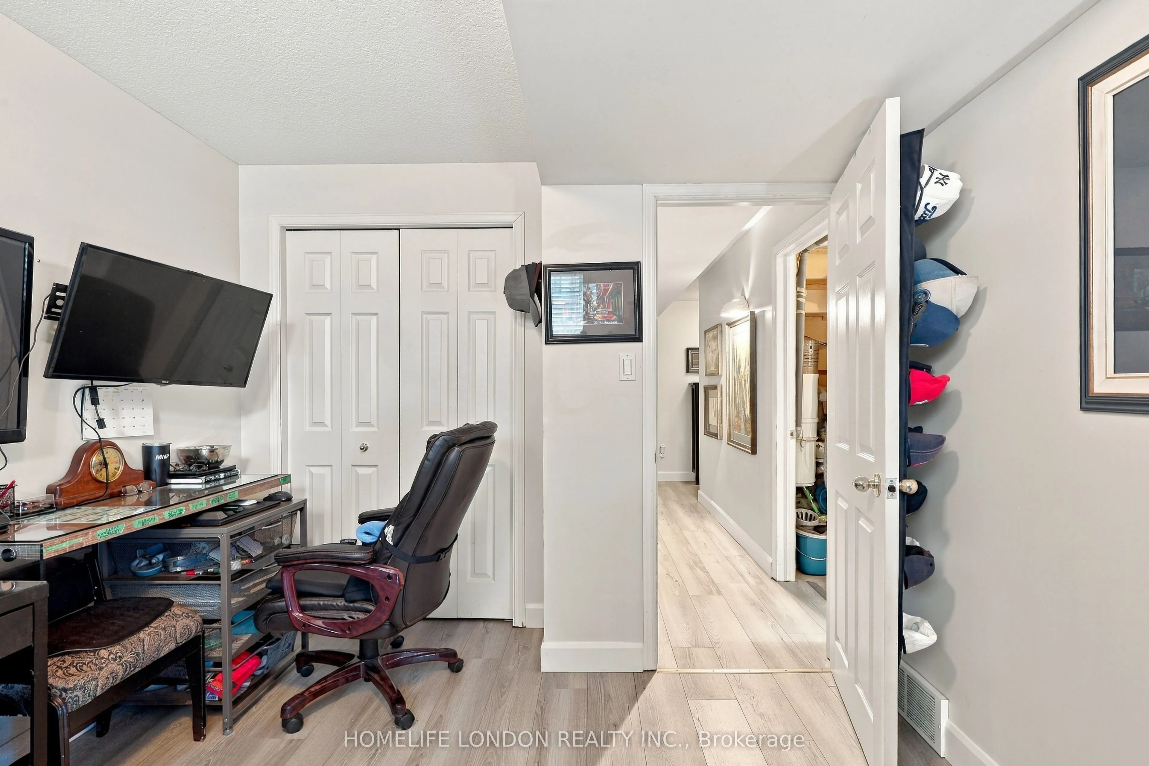 2195 Thornicroft Crescent E