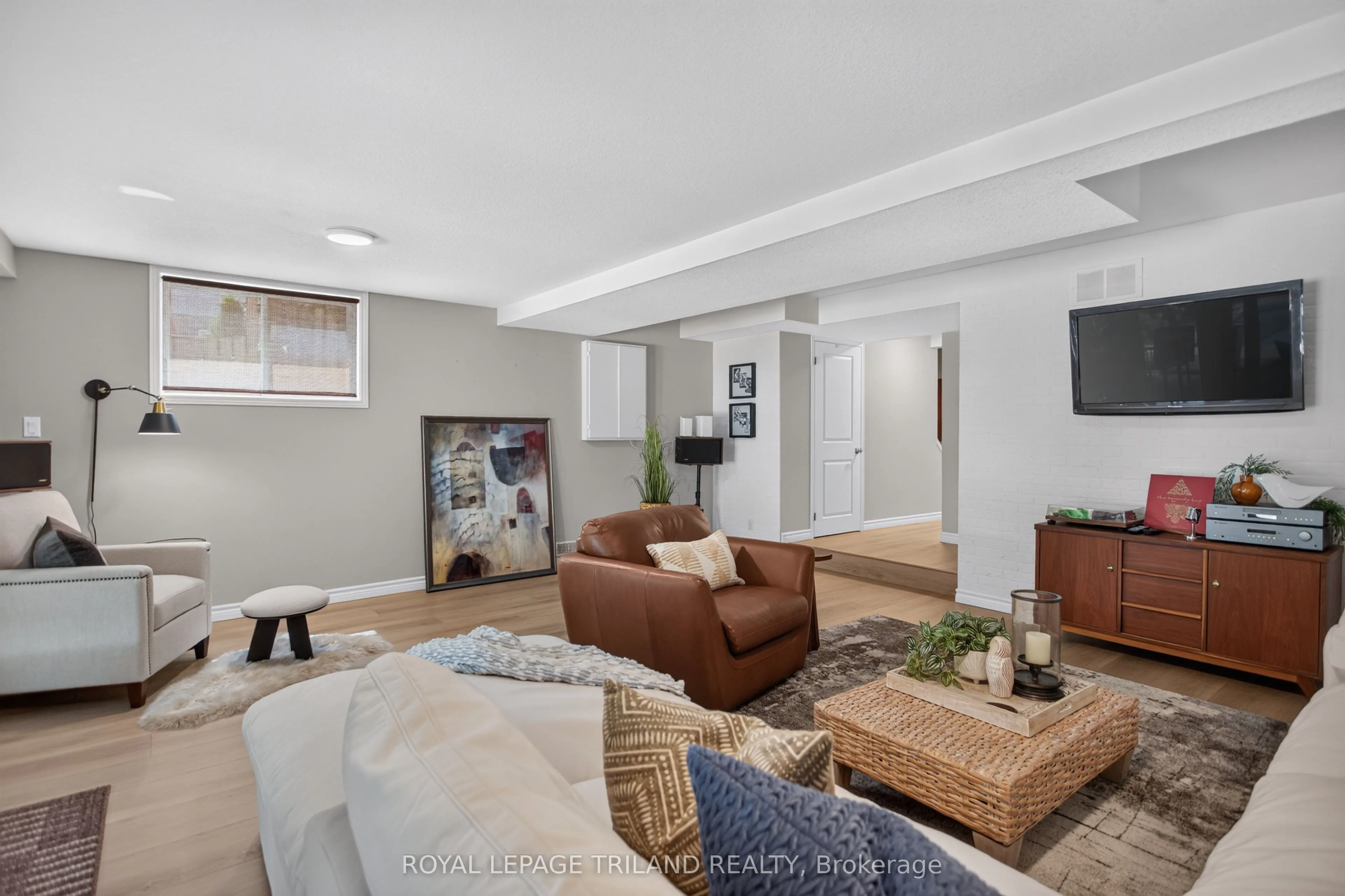 98 Rossmore Court