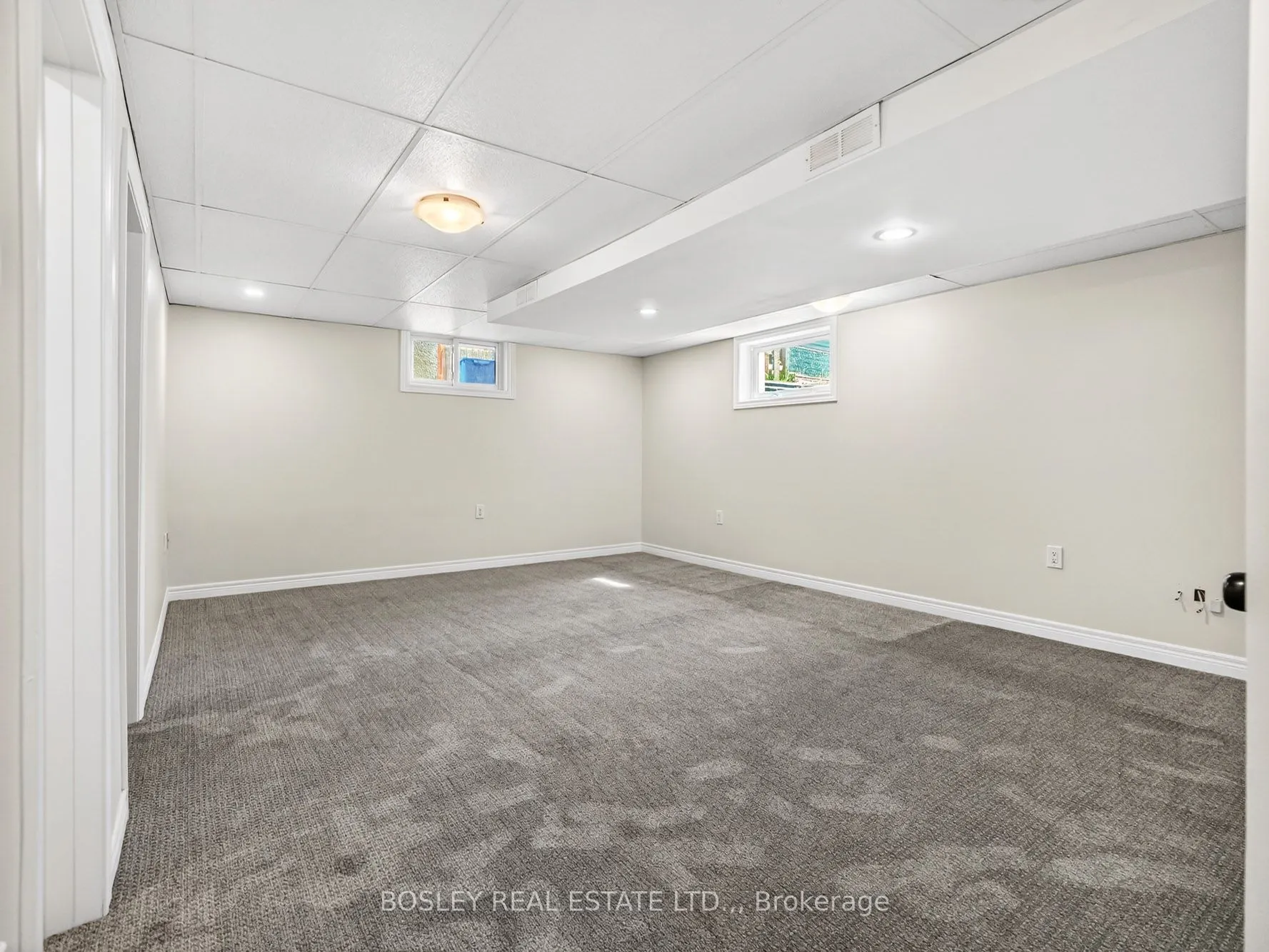 8 PEARCE Avenue