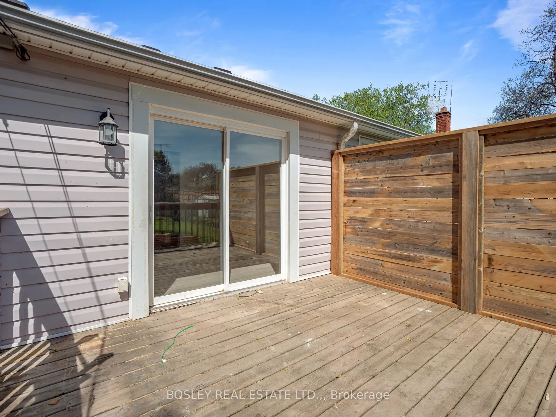 8 PEARCE Avenue