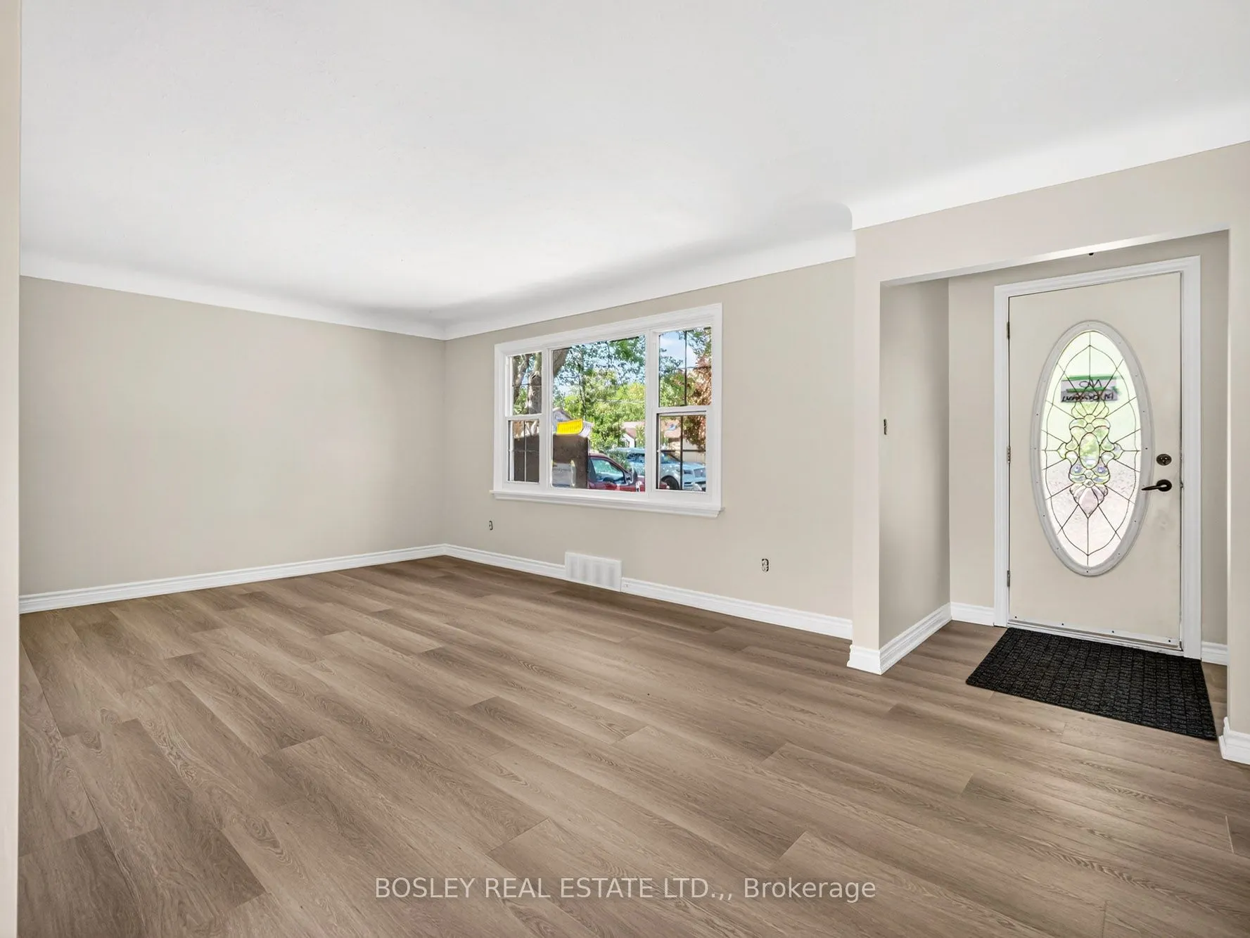 8 PEARCE Avenue