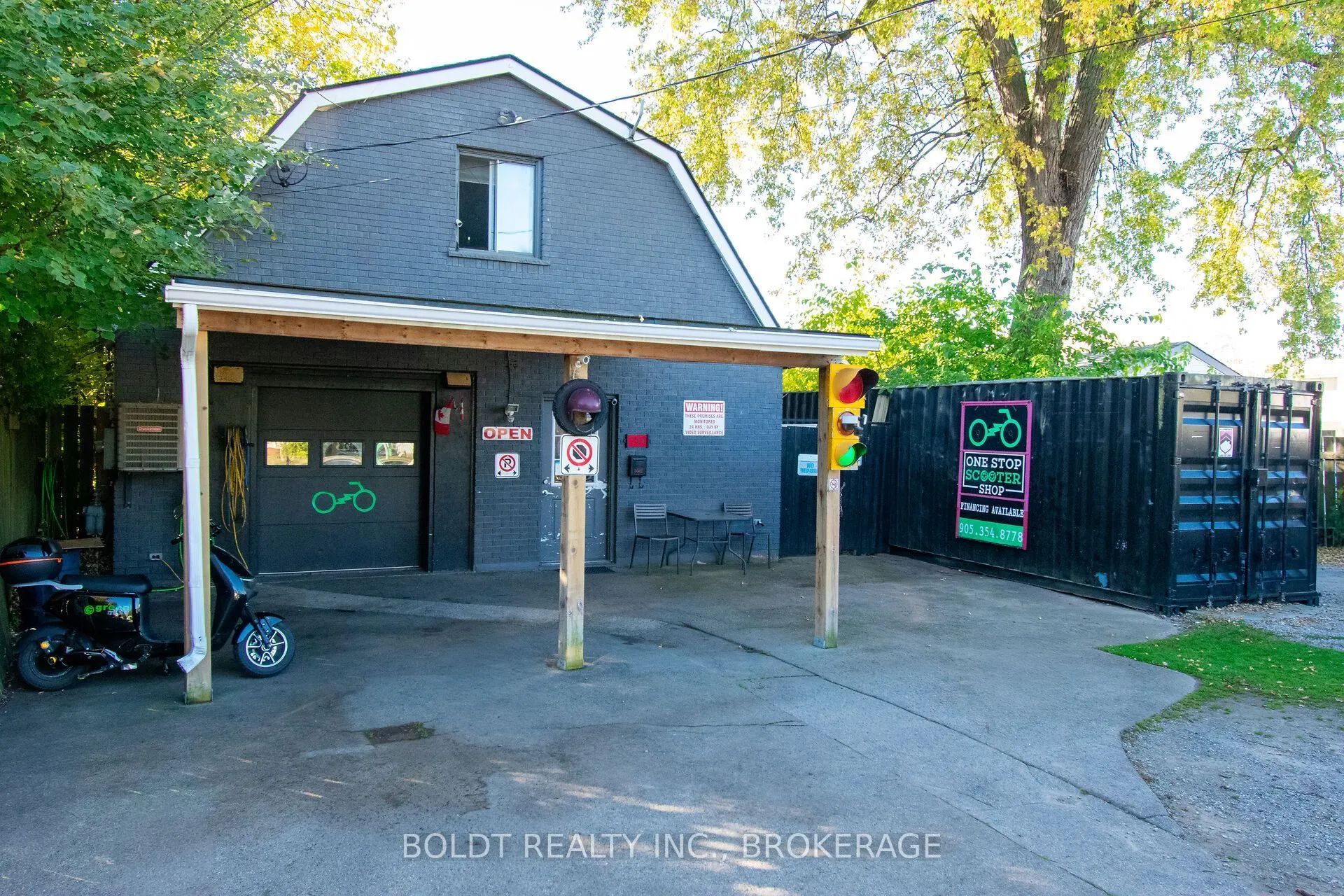 7004 Lundys Lane