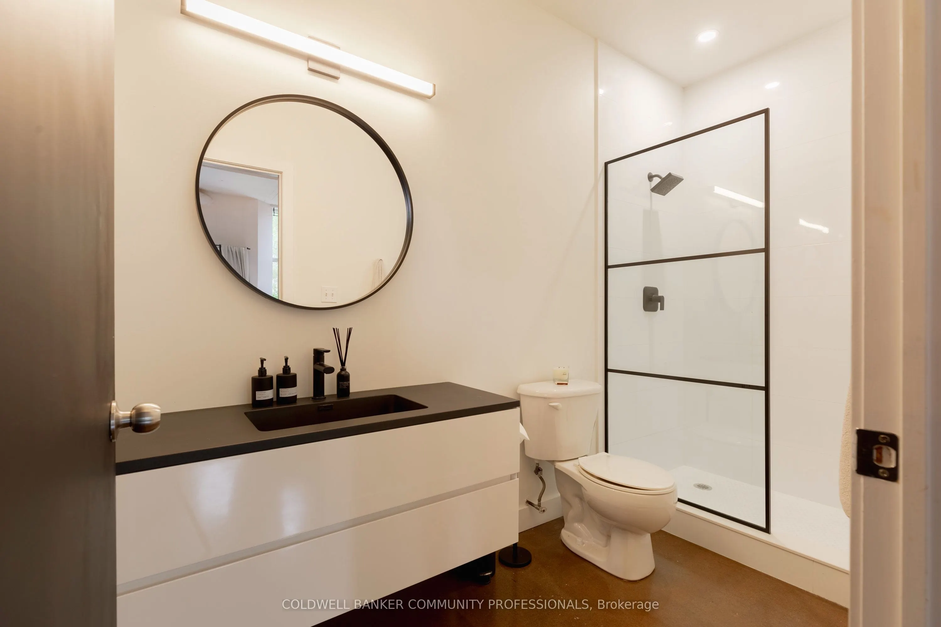 66 Bay Street S #410