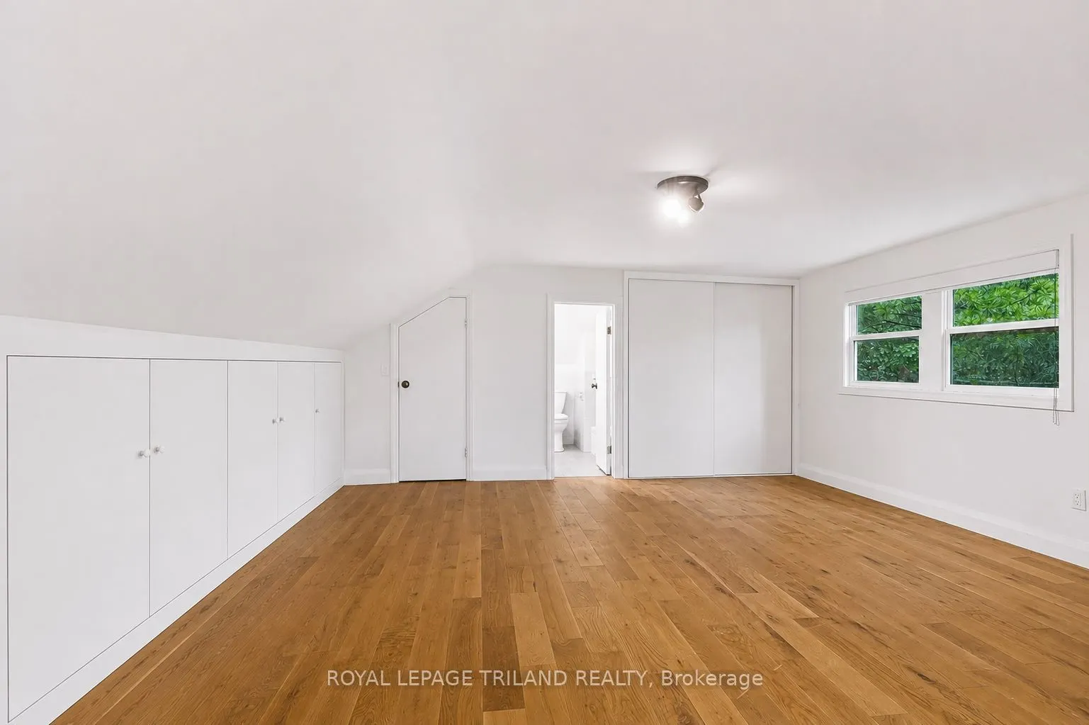 467 Commissioners Road E