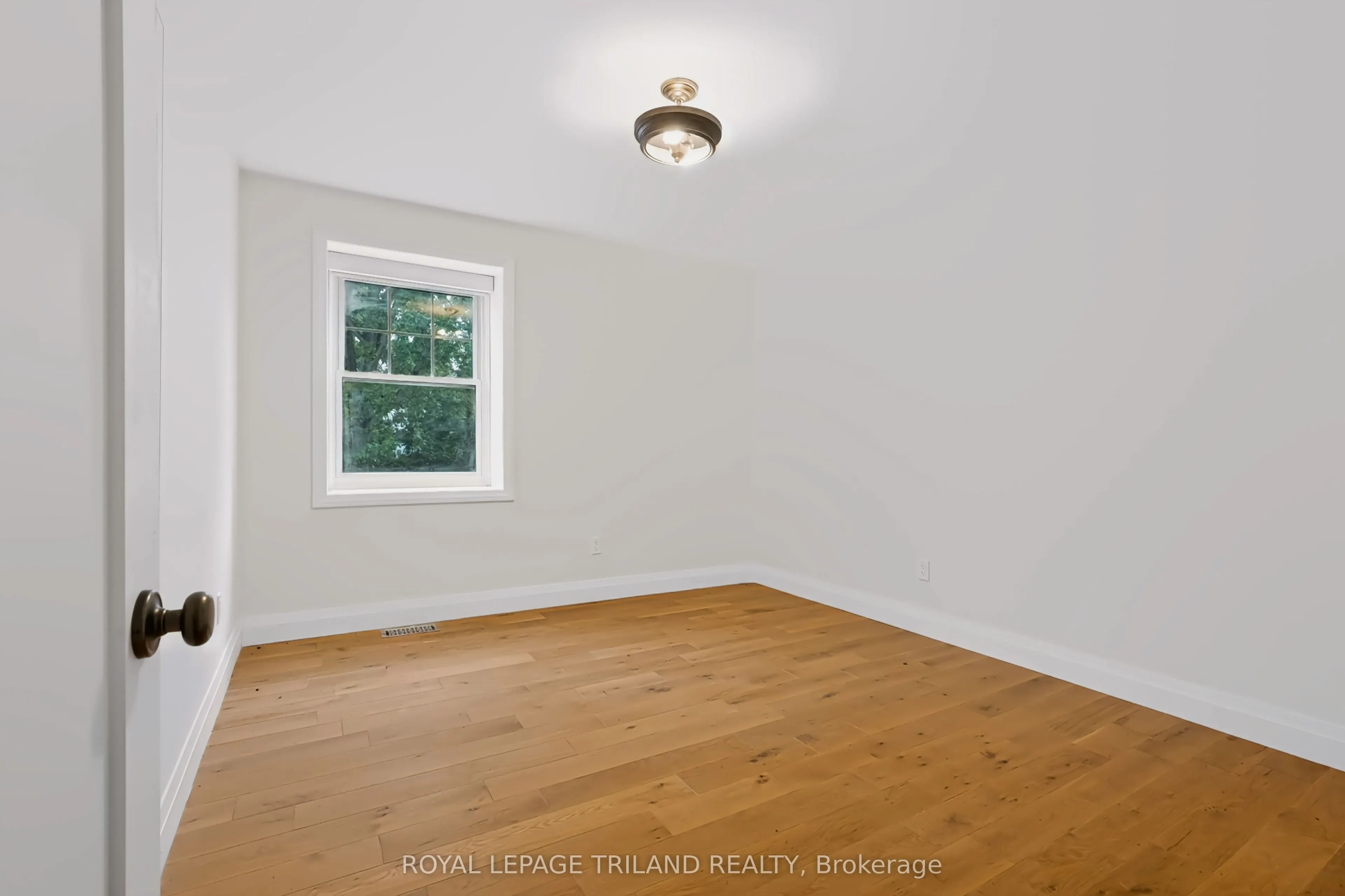 467 Commissioners Road E